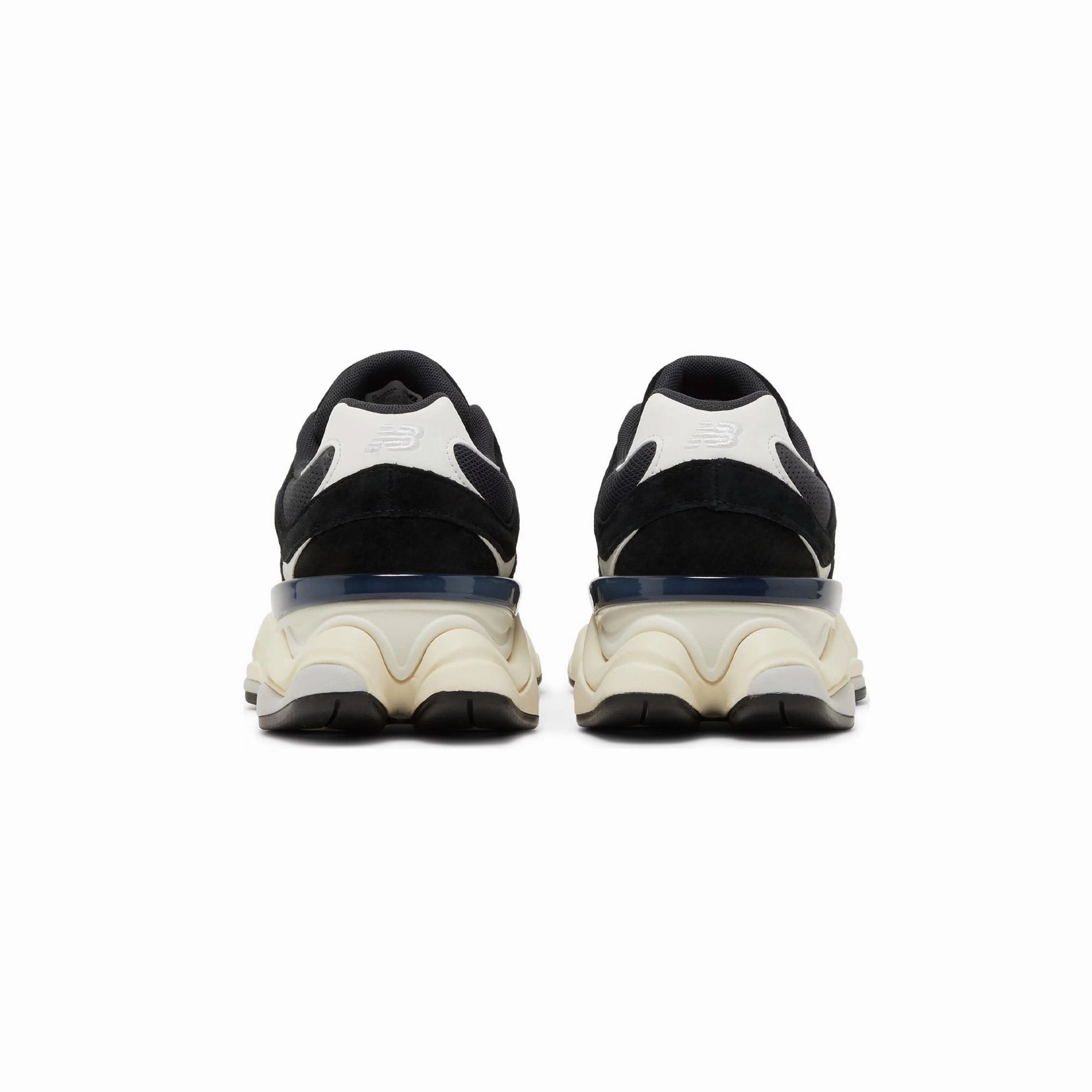 9060 'Black and White' (2023) Anatomical Contouring