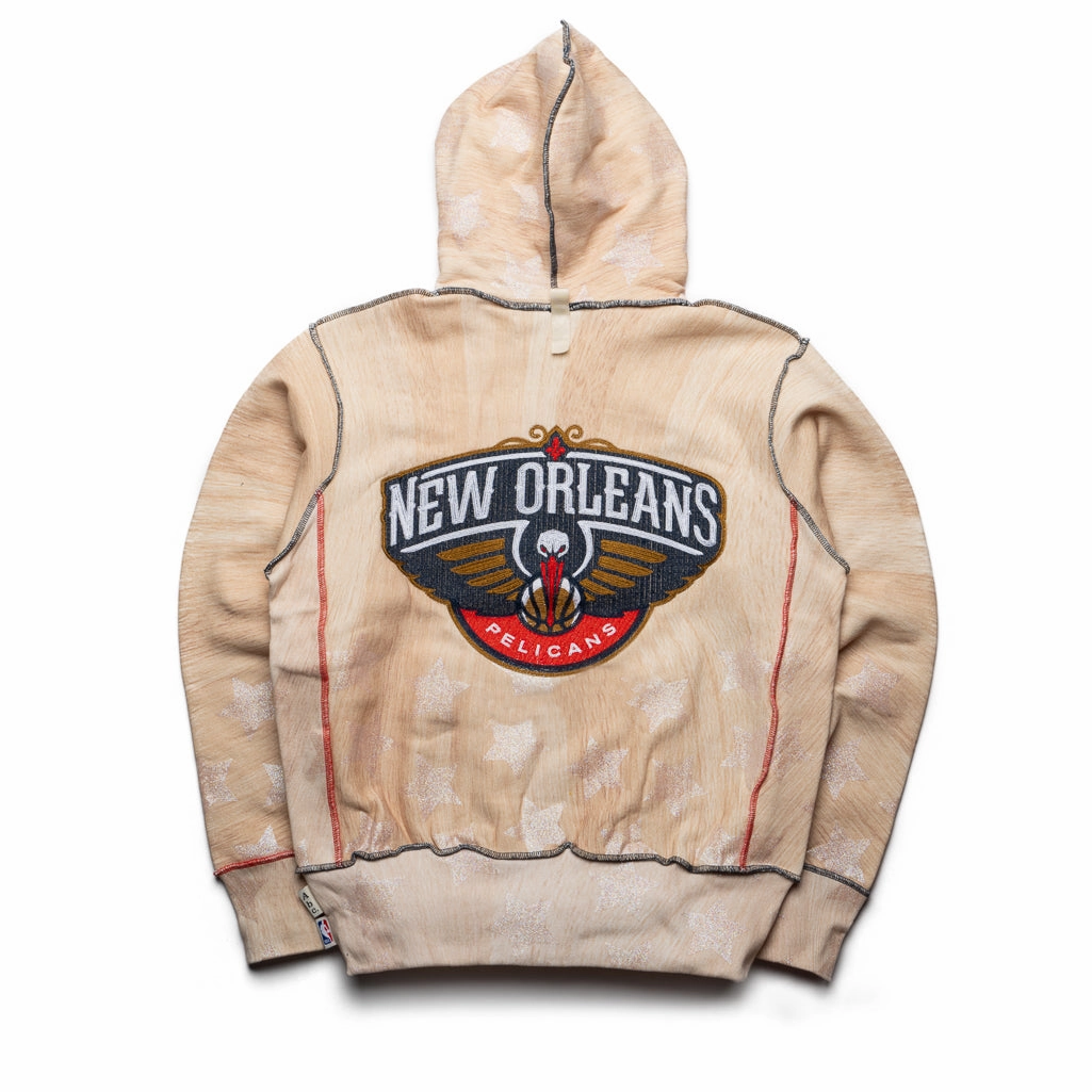 Comfort Fit Advisory Board Crystals x NBA New Orleans Pelicans Hoodie - Wood Grain