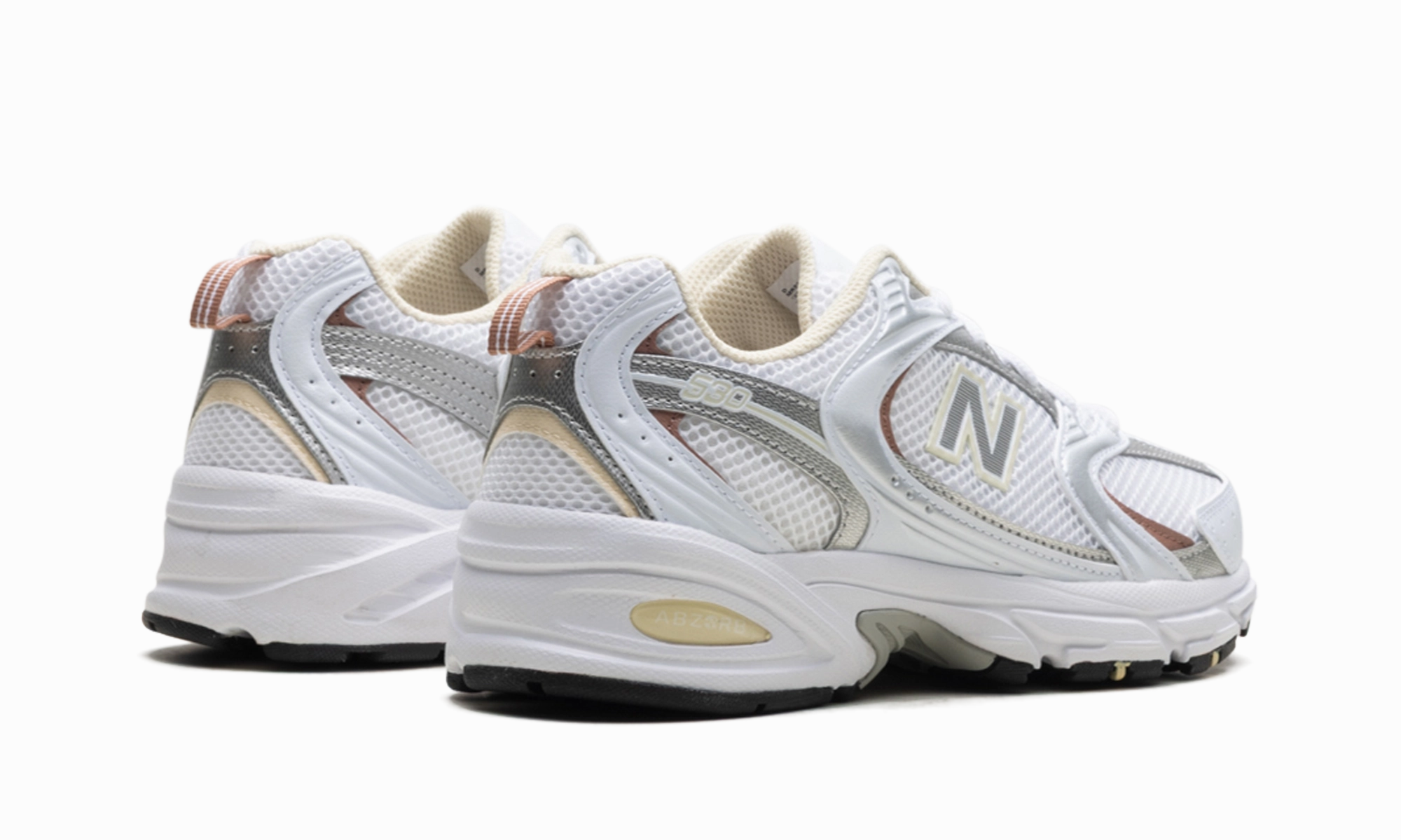 Outing Fit 530 "White Calcium"