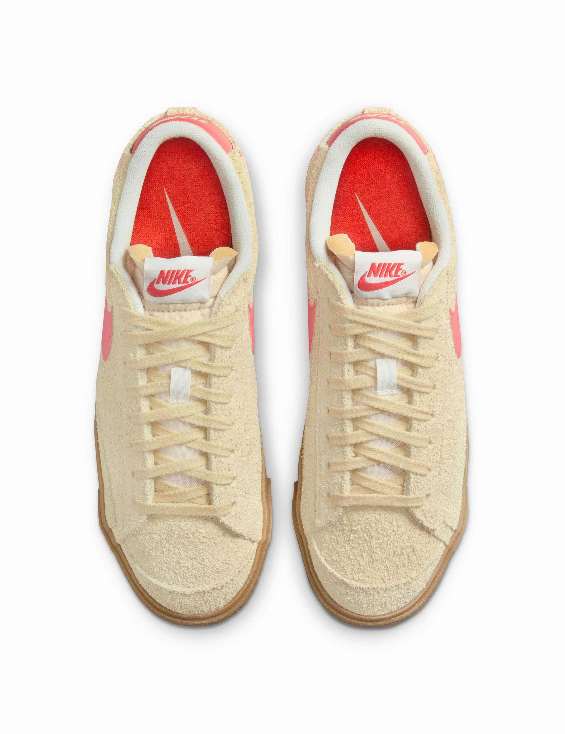 Multi Directional Grip Blazer Low '77 Vintage Shoes - Alabaster/Magic Ember/Gum Light Brown