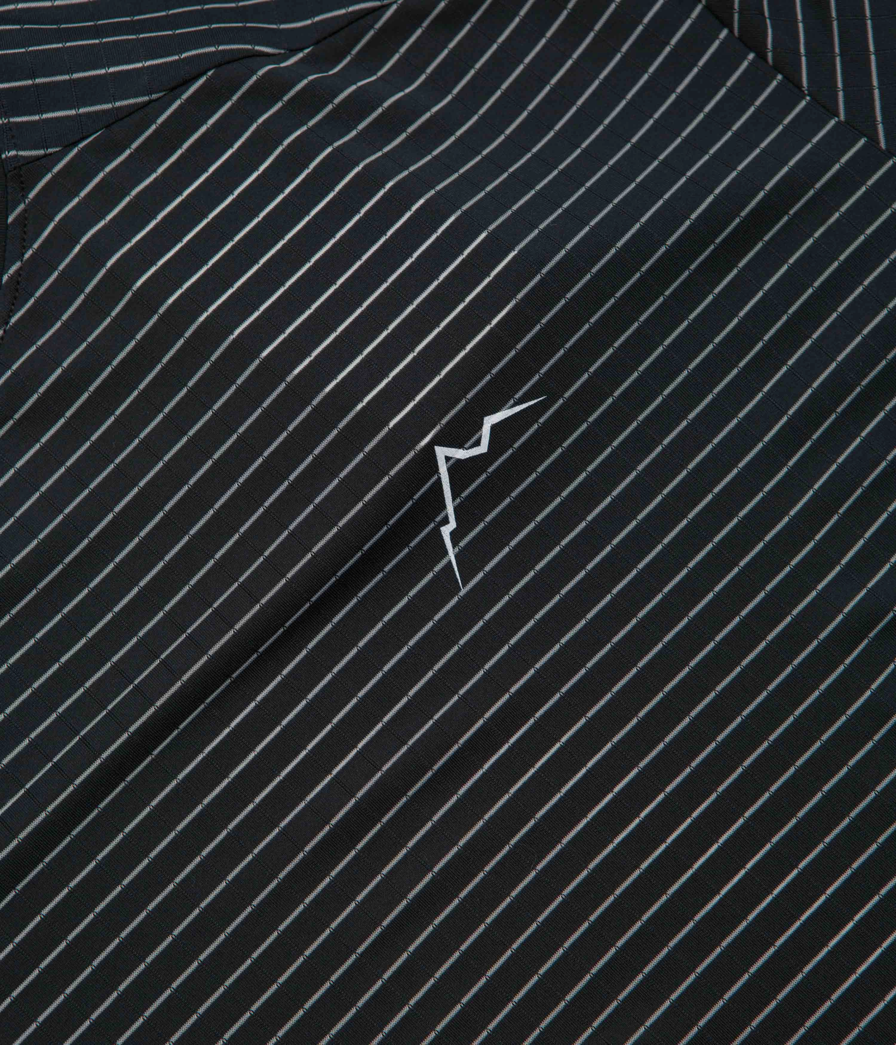 Cayl Stripe Logo T-Shirt - Black Wrinkle-Resistant Tight Fit