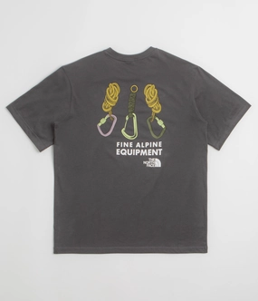 The North Face Explore Gear Relaxed T-Shirt - Anthracite Grey animal hem