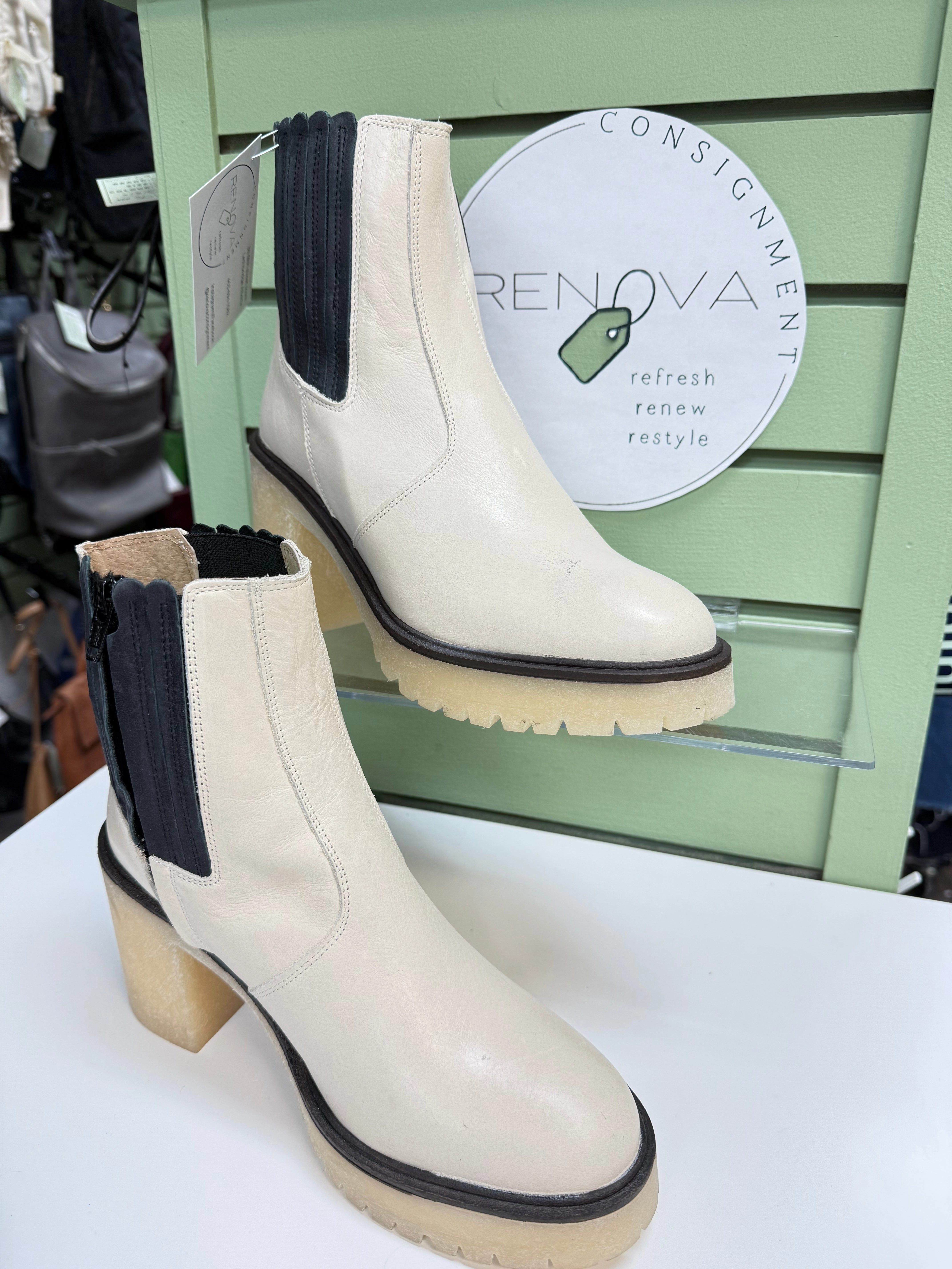 Free People James Chelsea Boots (Womens 39.5= 9) Holiday Feel