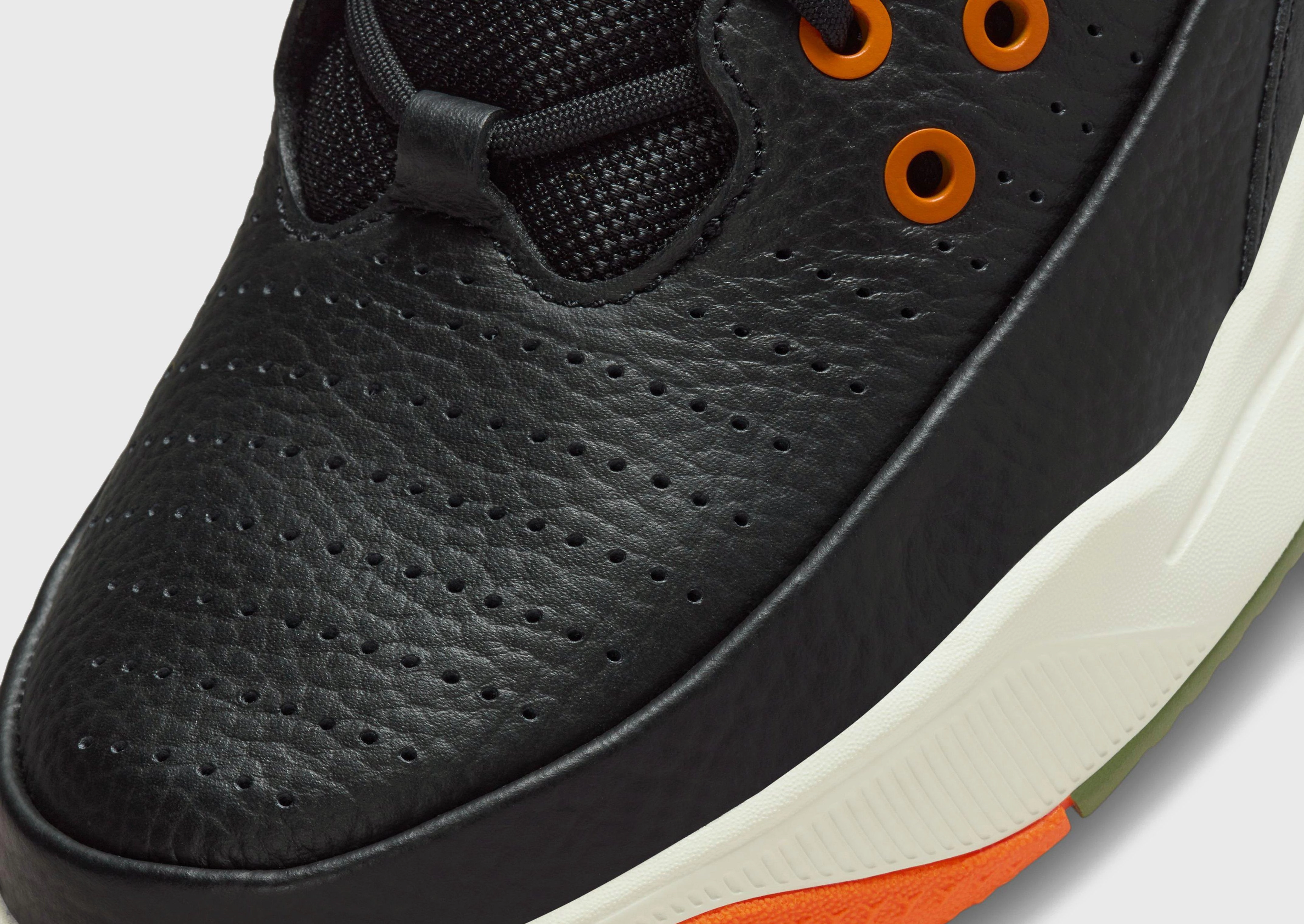 Max Aura 5 Breathable Vamp Cushioned Midsole