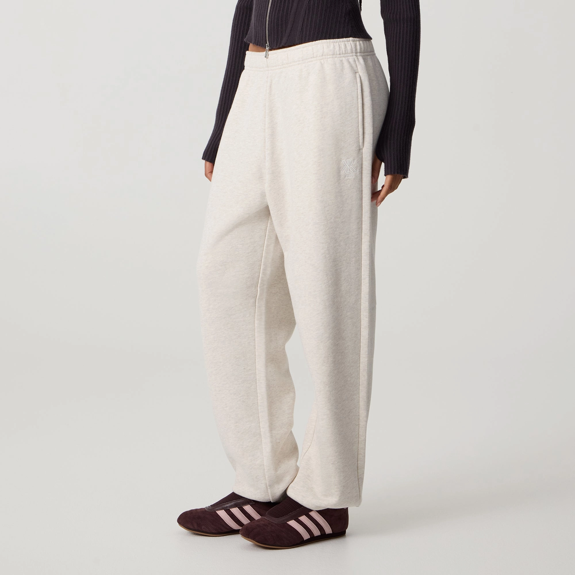 Kith Women Chelsea III Crest Sweatpant - Sandy Heather Chilly Weather Comfort Breathable Wear Fit