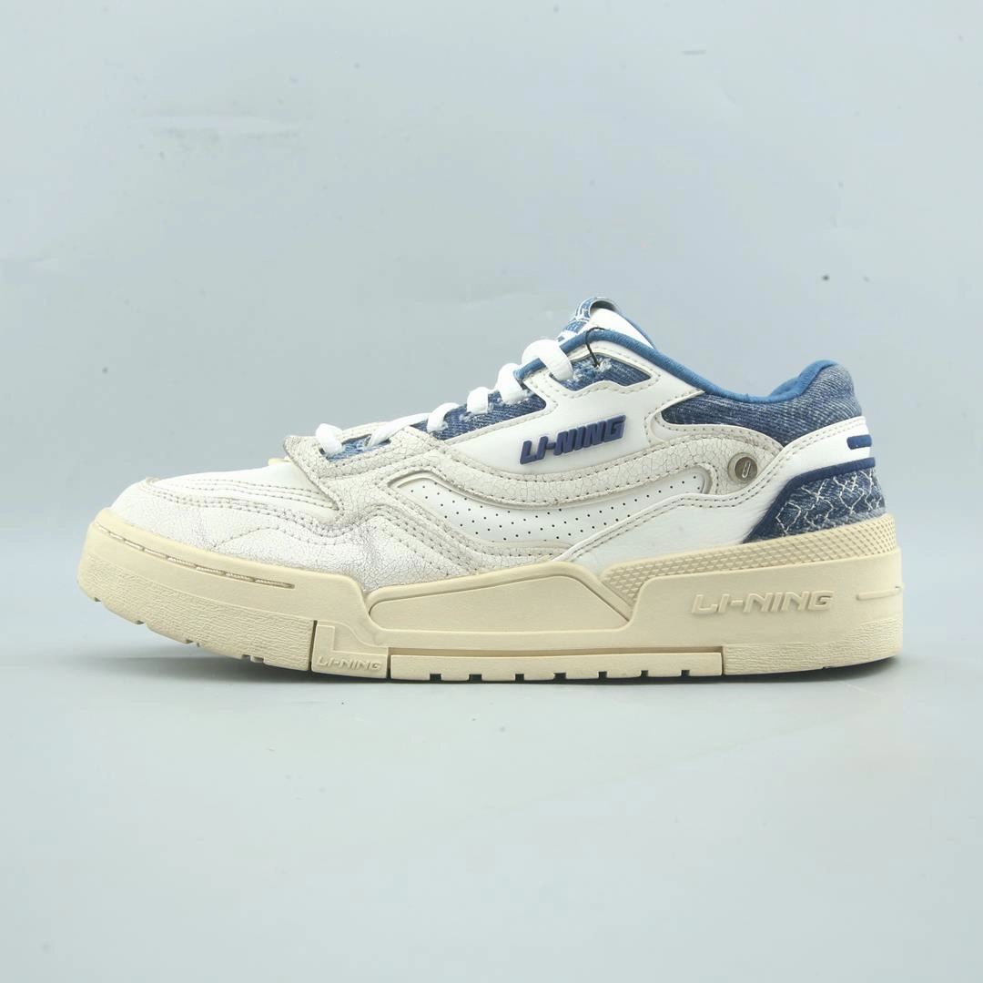 LI-NING 001 BTC Light   weight   design Textured Grip Pattern