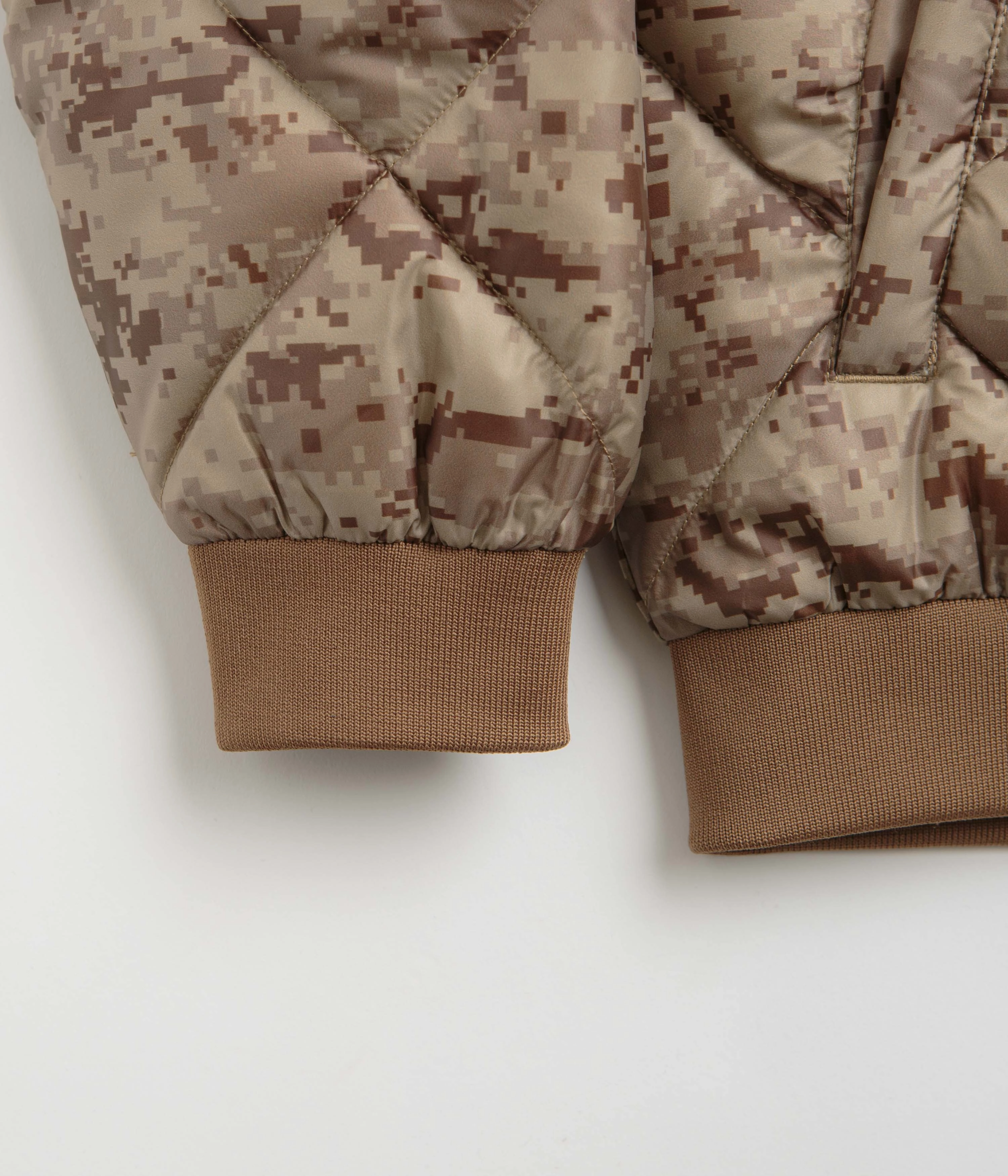 Butter Goods Temperature Bomber Jacket - Digital Camo Excellence Urban Look