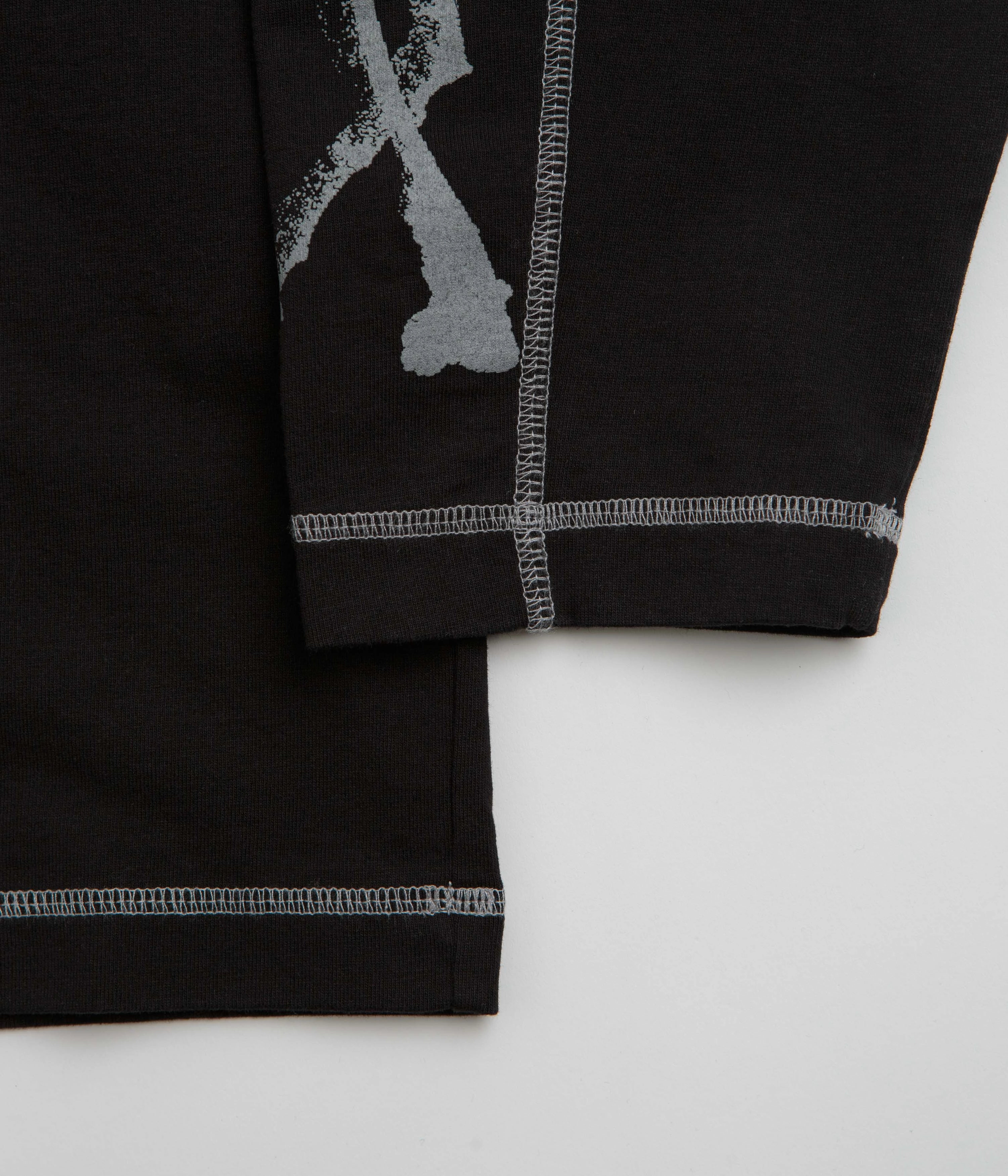 ROA Sticks Stitch Long Sleeve T-Shirt - Black Breathable Design