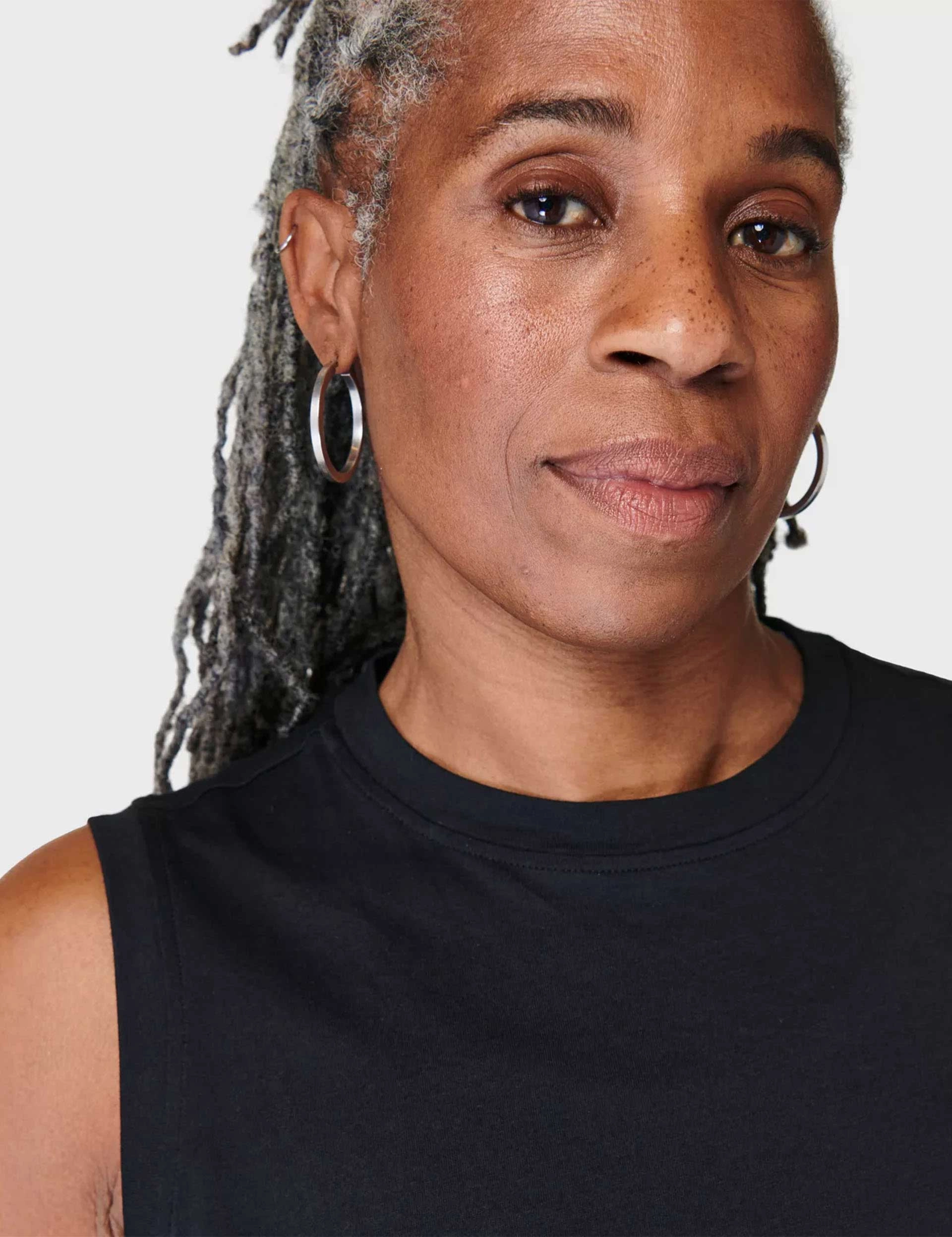 High Stretch Material well - ventilated Essential Sleeveless Vest - Black