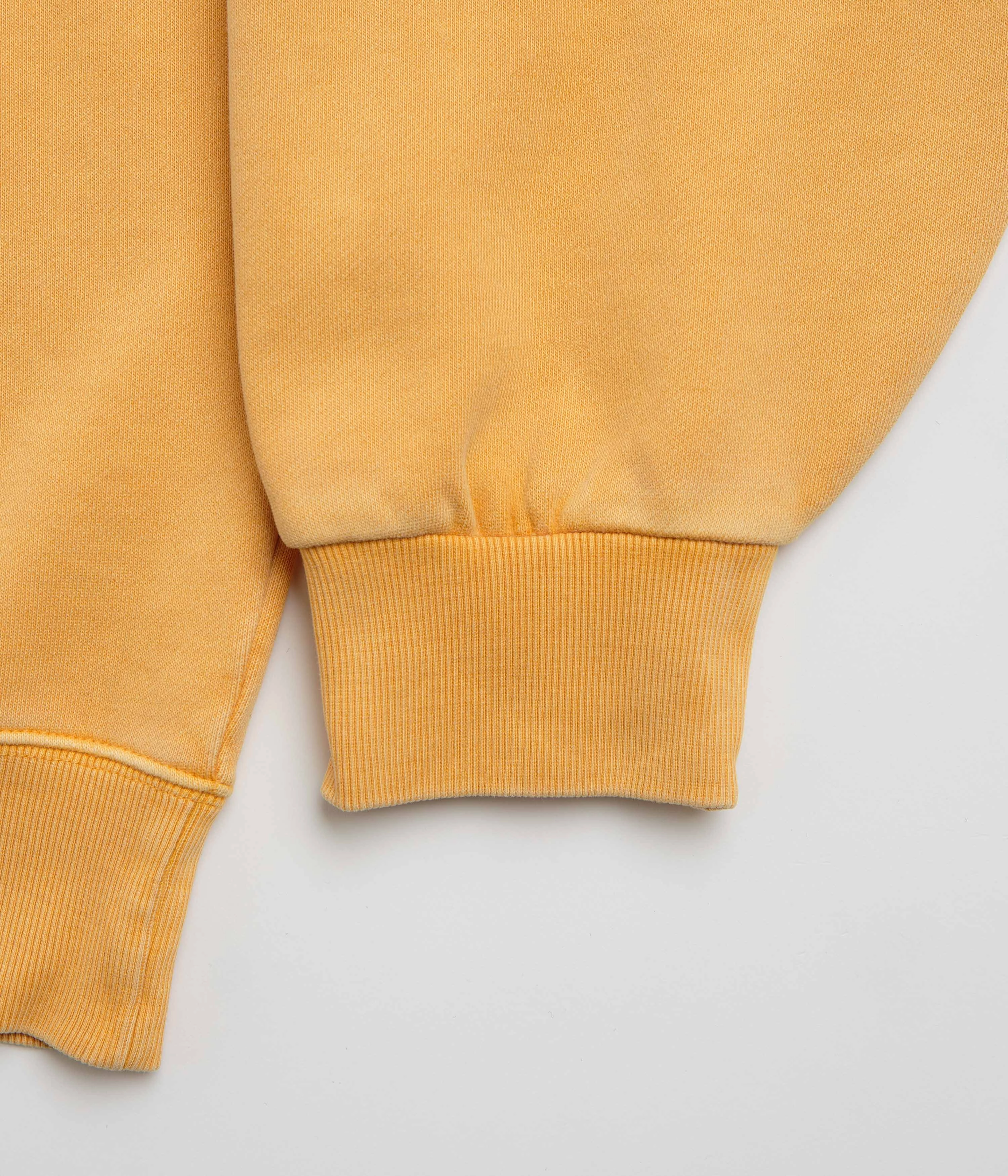 Carhartt Vista Crewneck Sweatshirt - Winter Spice Warm Outfit