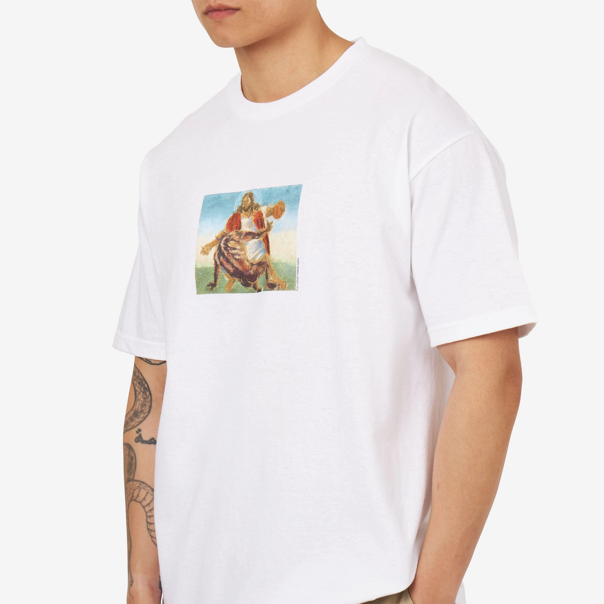 Full Court Press Crossover T-Shirt / White skiing event Sustainable