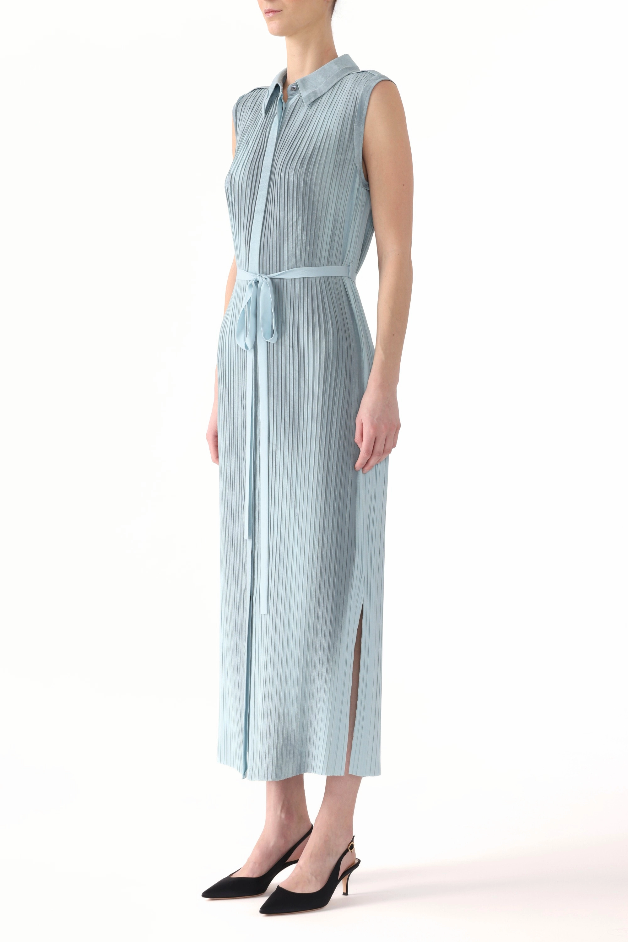 PLEATED GEORGETTE SLEEVELESS SHIRTDRESS Sharp Mood