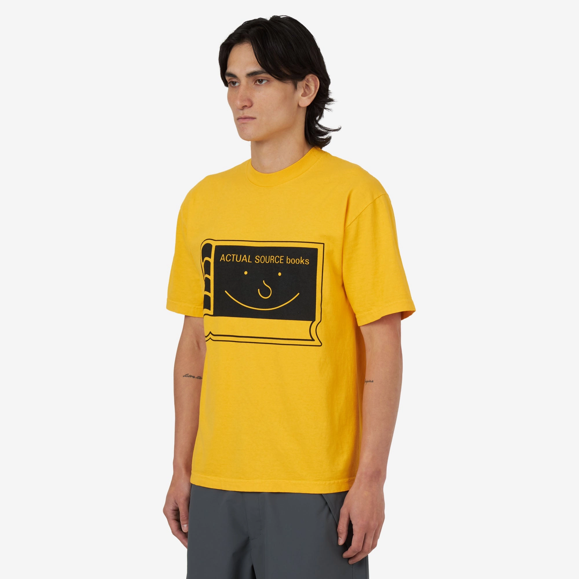softball Actual Source Happy Book T-shirt / Yellow