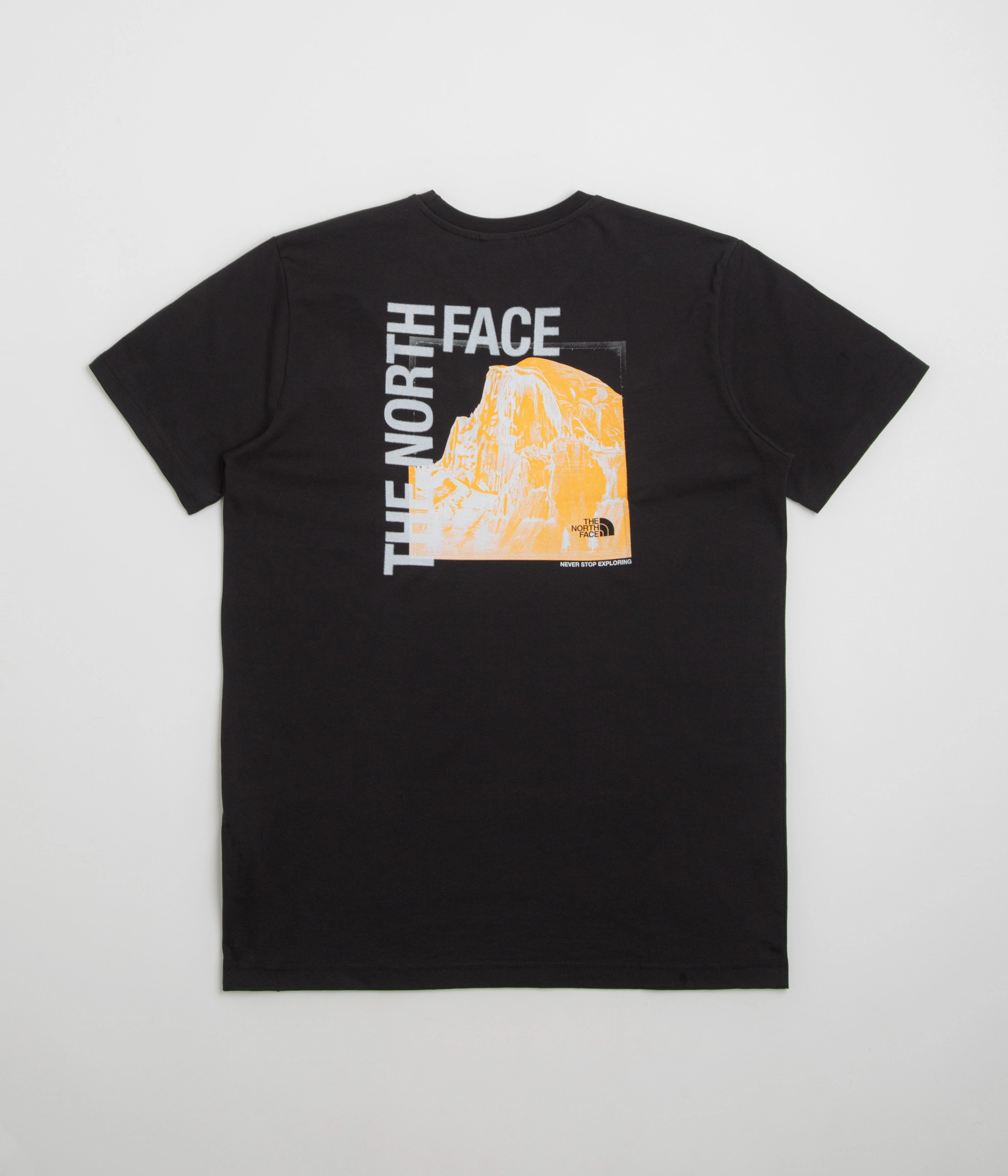 The North Face Half Dome Photo T-Shirt - TNF Black RV park Geometric Pattern