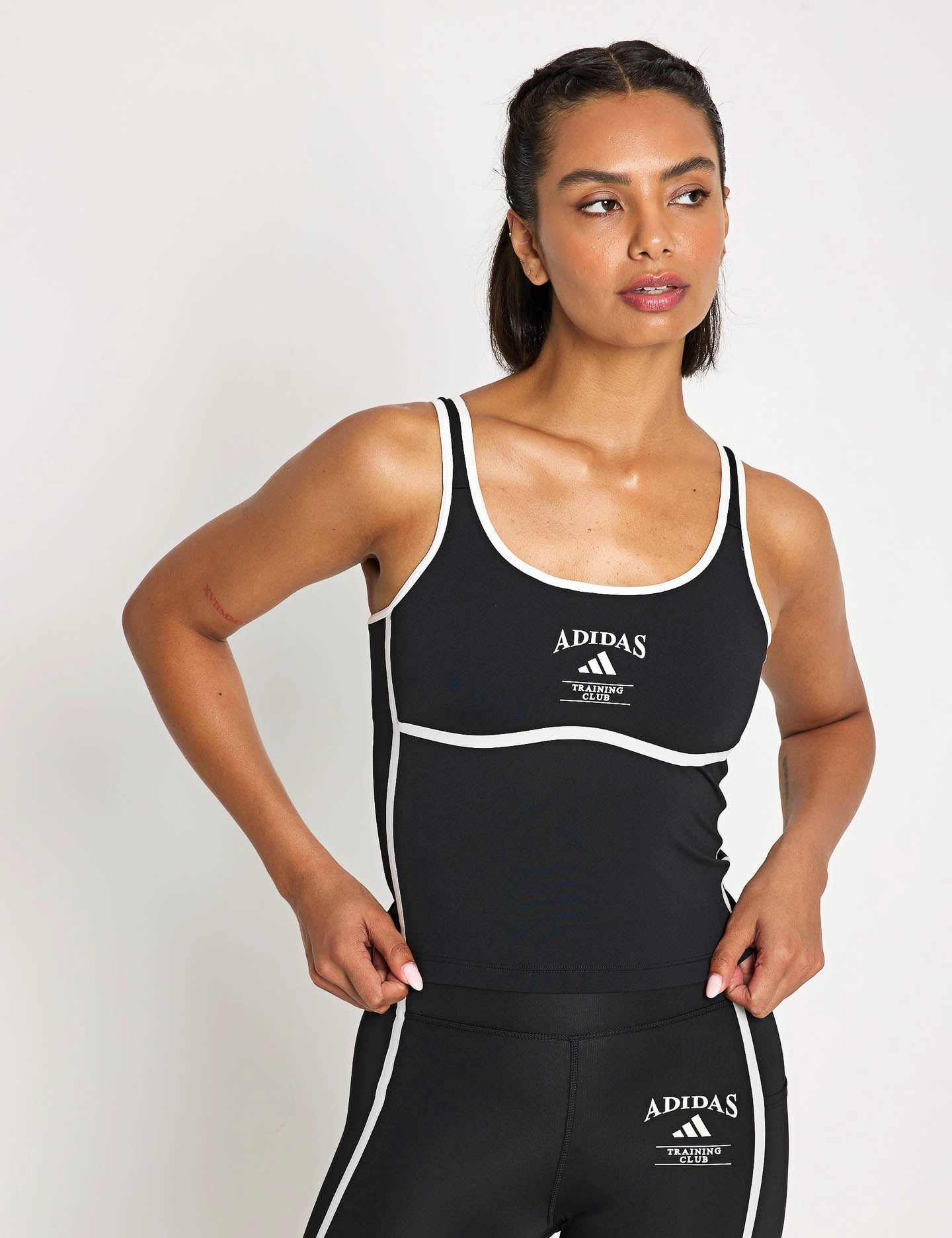 low load - bearing capacity Heritage Tank Top With Integrated Low Support Bra - Black/Chalk White