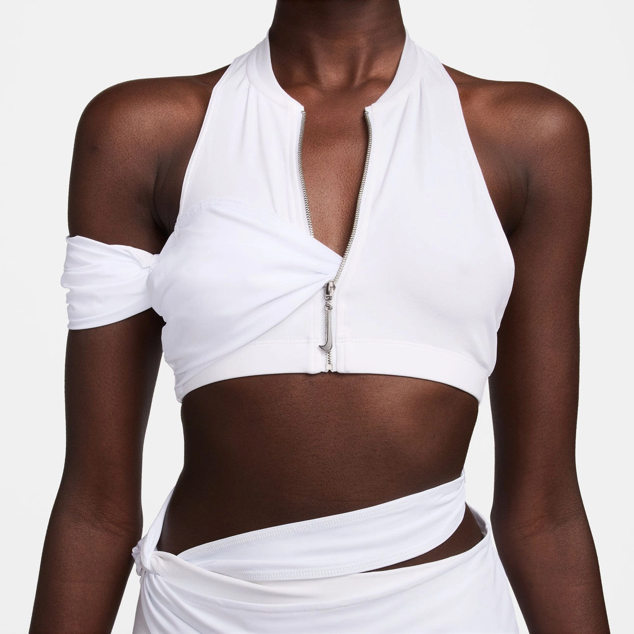 Wmns Le Halter Top x Jacquemus hook and eye closure Fashionista