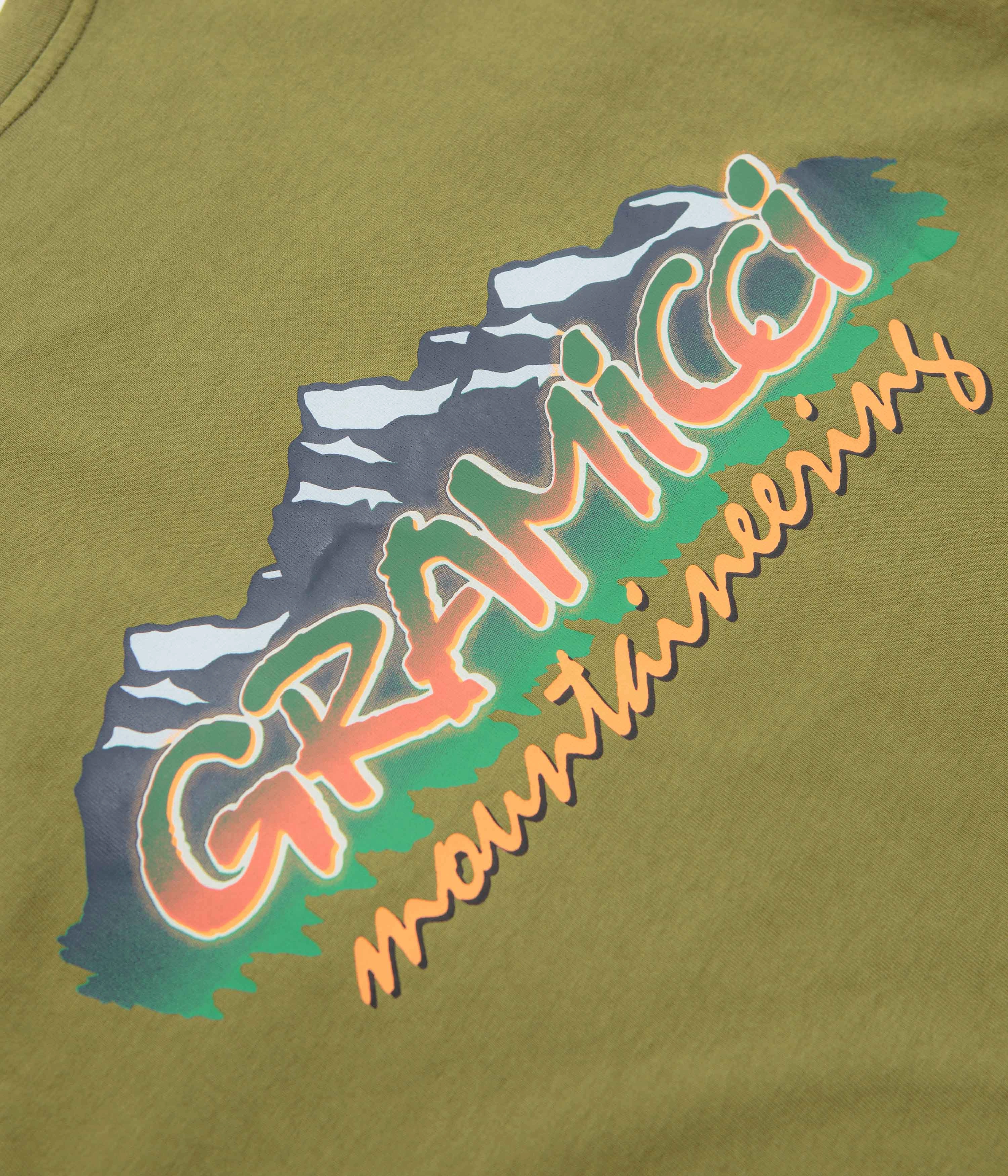 cabin venue floral Gramicci Mountaineering T-Shirt - Pistachio Pigment