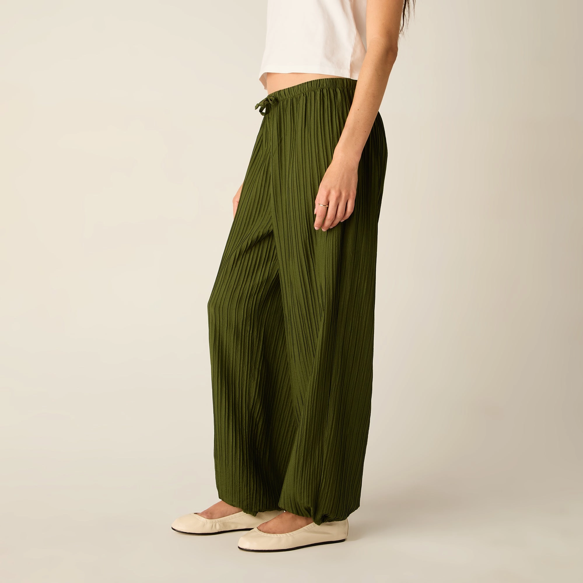 Kith Women Kavi II Plisse Drawstring Pant - Kelp Curved Waistline Durable Hem