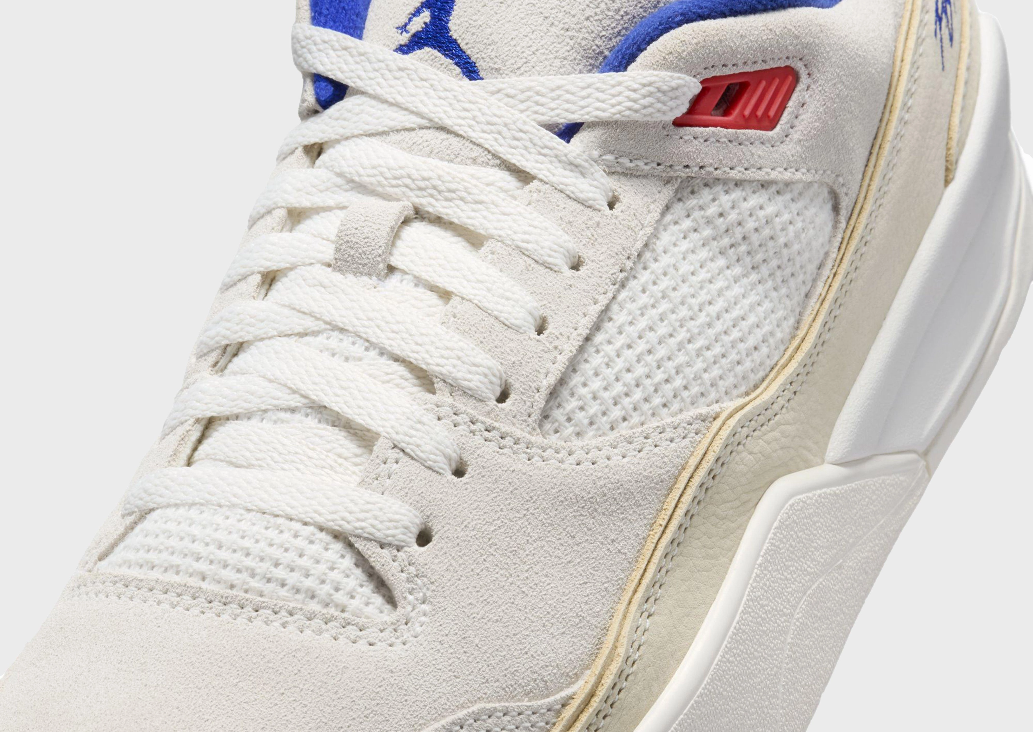 Reinforced toe box Comfortable insoles Flight Court