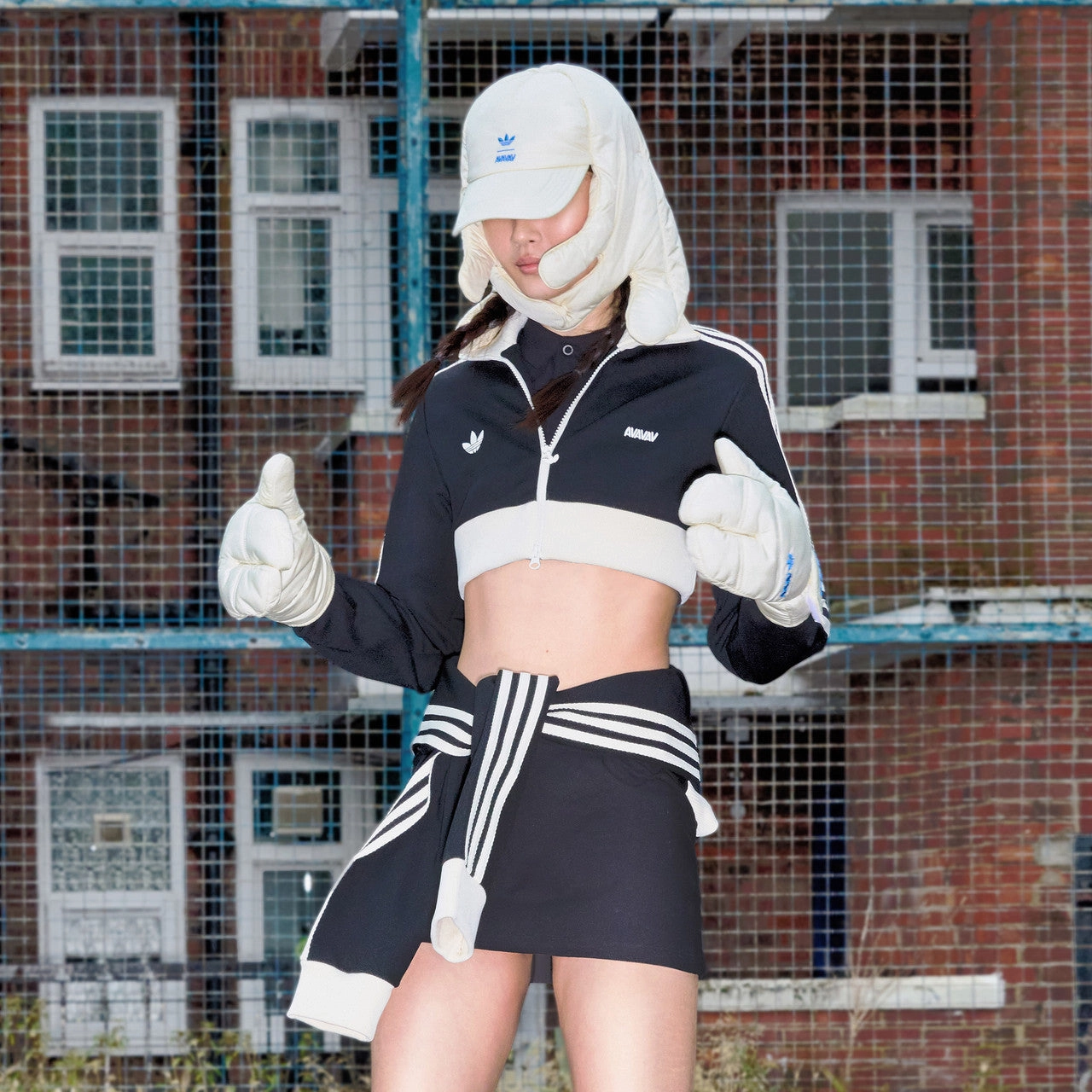 Wmns Cropped Track Top x Avavav Relax suitable for religious ceremonies