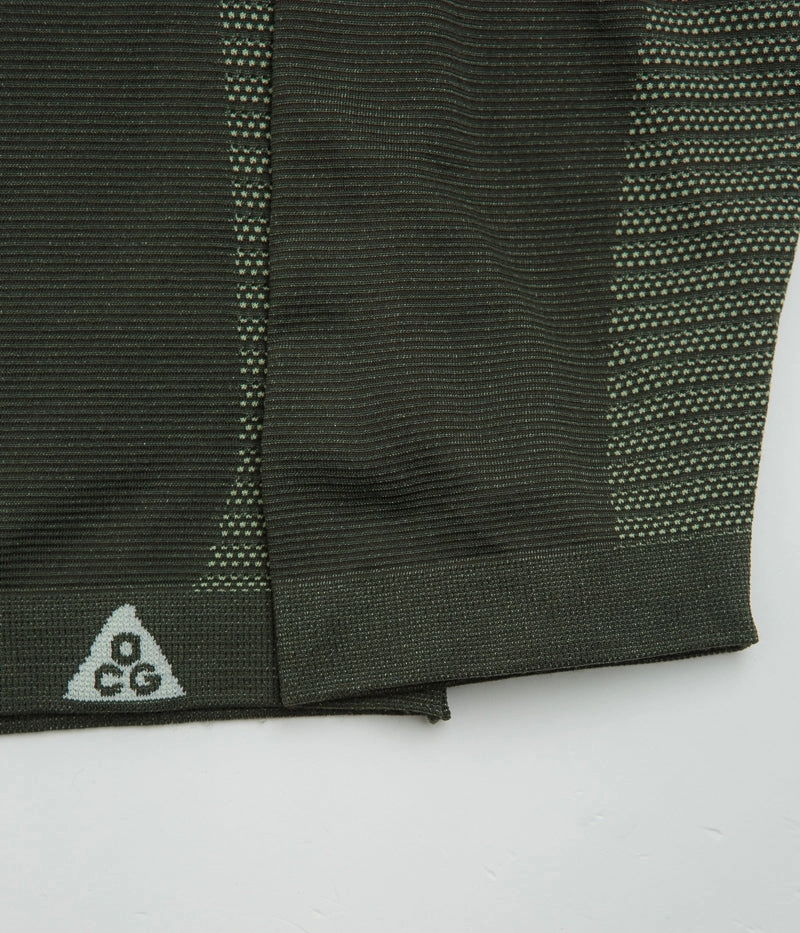 sleep shorts silhouette indoor climate Nike ACG Delta River Long Sleeve T-Shirt - Sequoia / Barely Volt