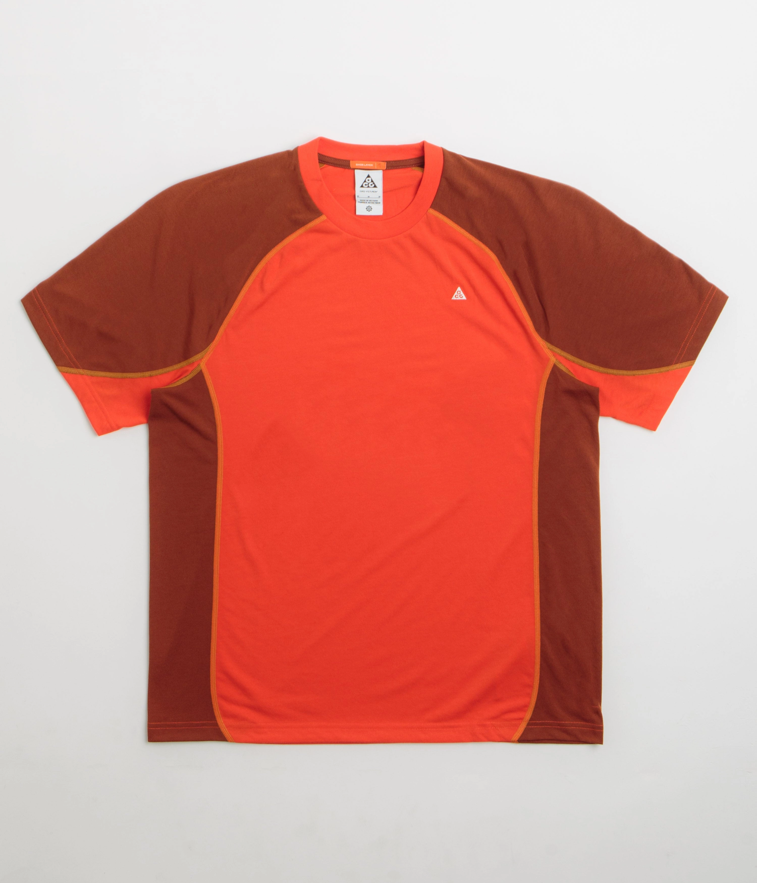 loose silhouette solo venue event Nike ACG Goat Rocks T-Shirt - Picante Red / Cinnamon / Summit White