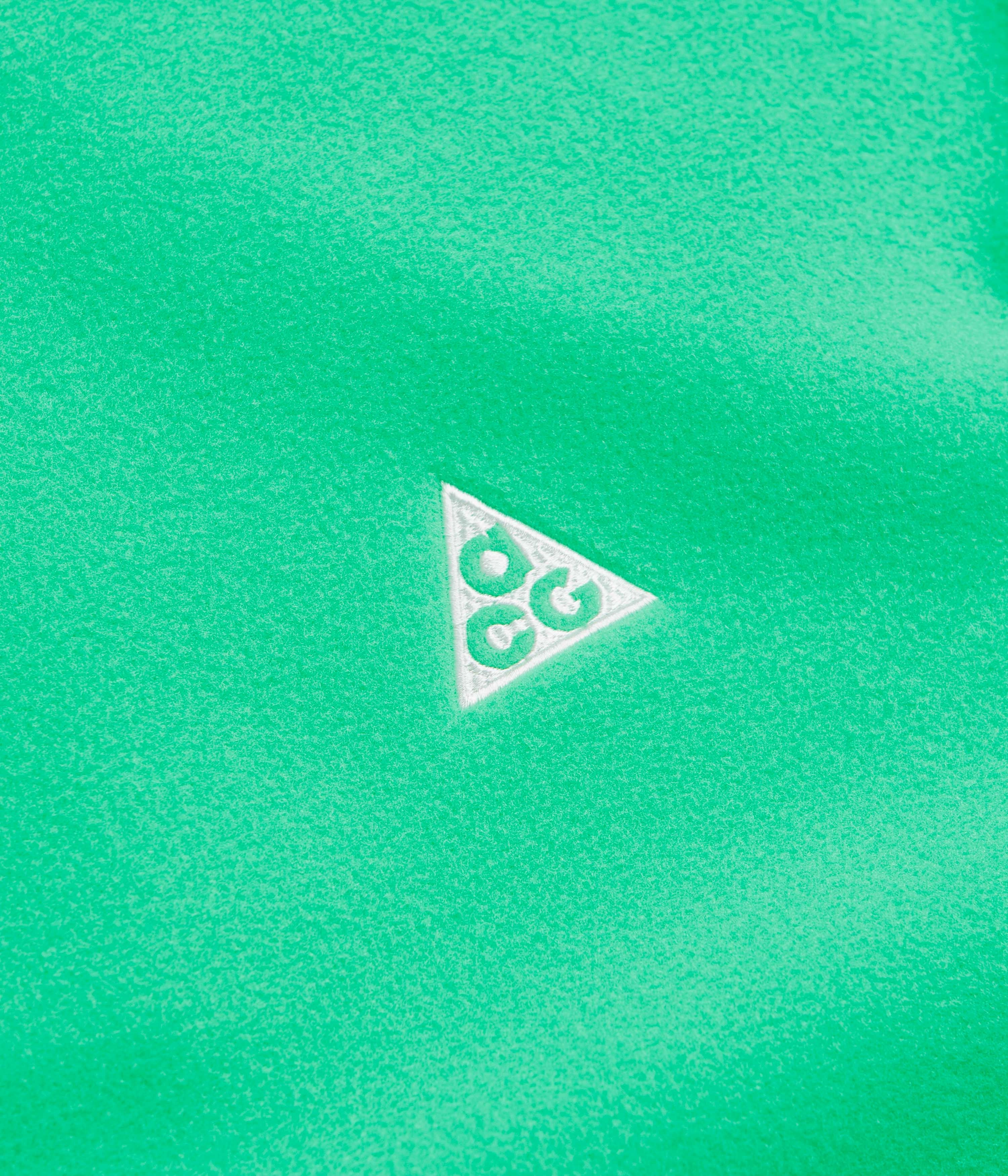 goes with sneakers Nike ACG Wolf Tree Crewneck Sweatshirt  - Green Shock / Mosswood Brown / Summit White