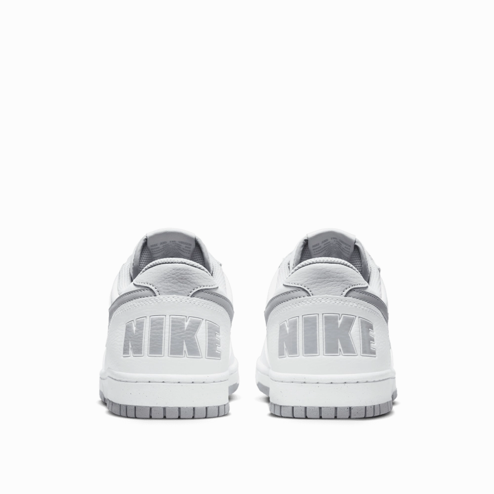 Nike Men's Big Low Basketball Shoes Traction pattern