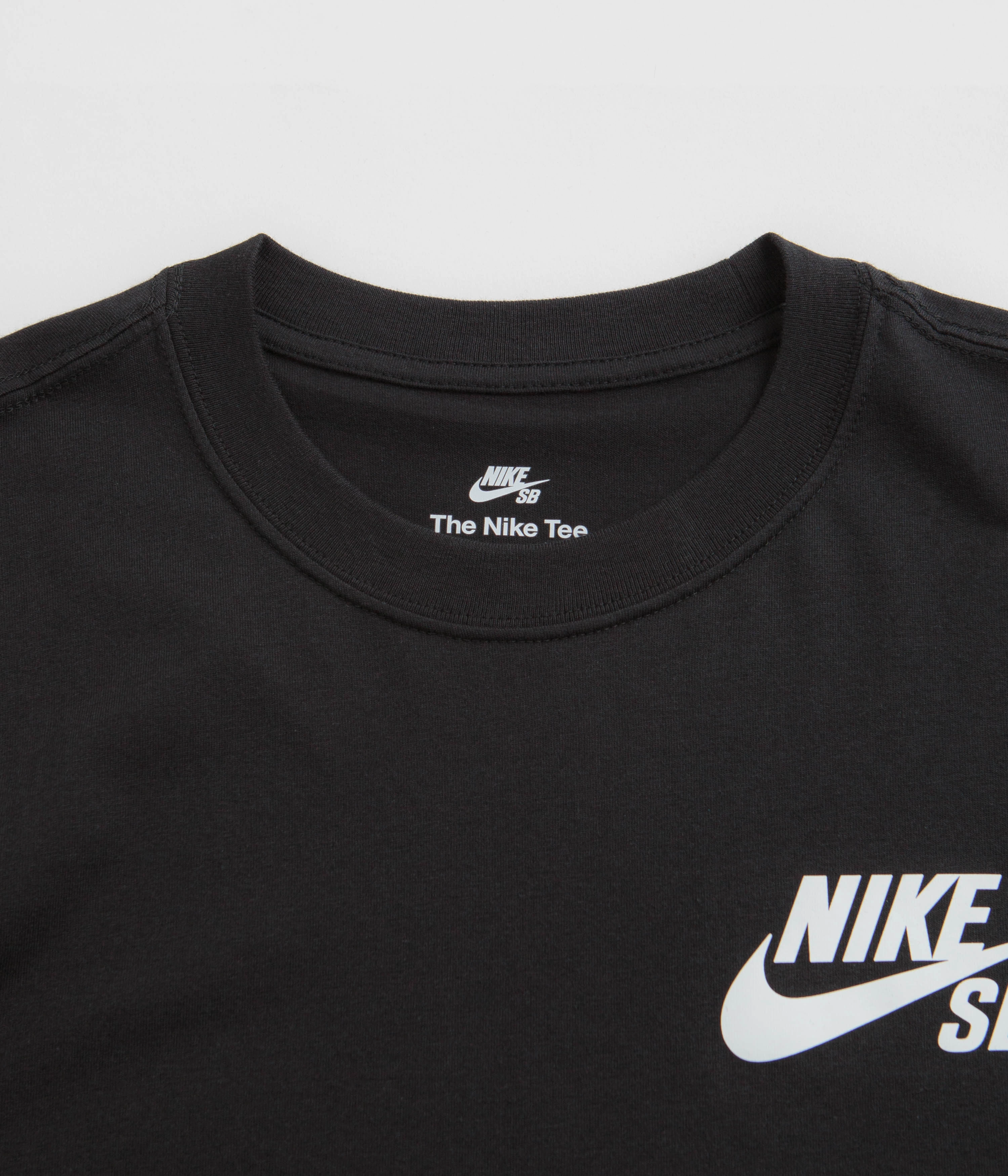 Nike SB Logo T-Shirt - Black / Black / White beach scene