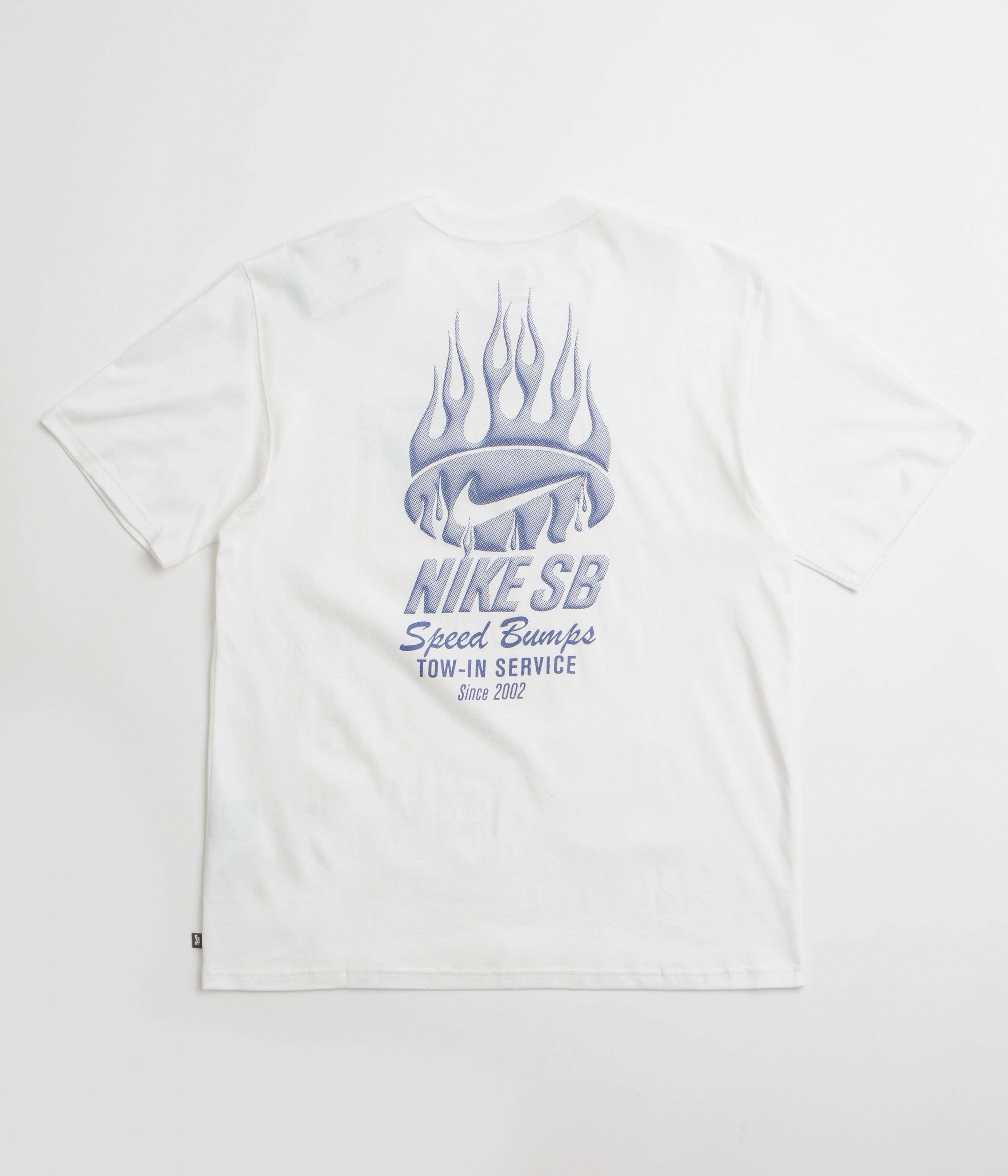 Nike SB Tow T-Shirt - White ruching tent venue