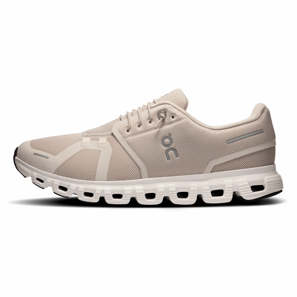 Elevated shock absorption On Running Men's Cloud 6 Pearl/White