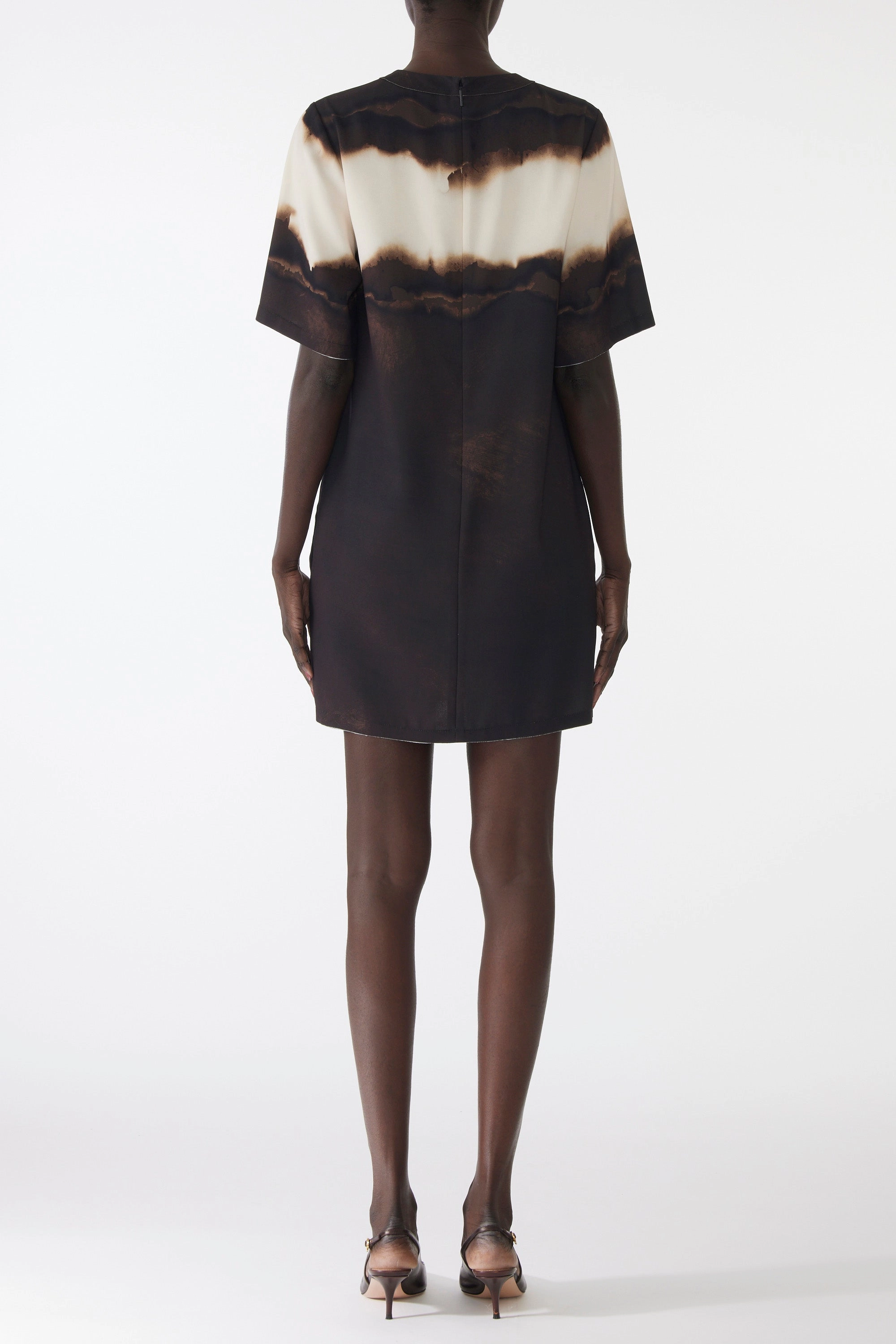 Fluid Shape DIFFUSED OMBRE STRIPE SHORT SLEEVE SHIFT DRESS