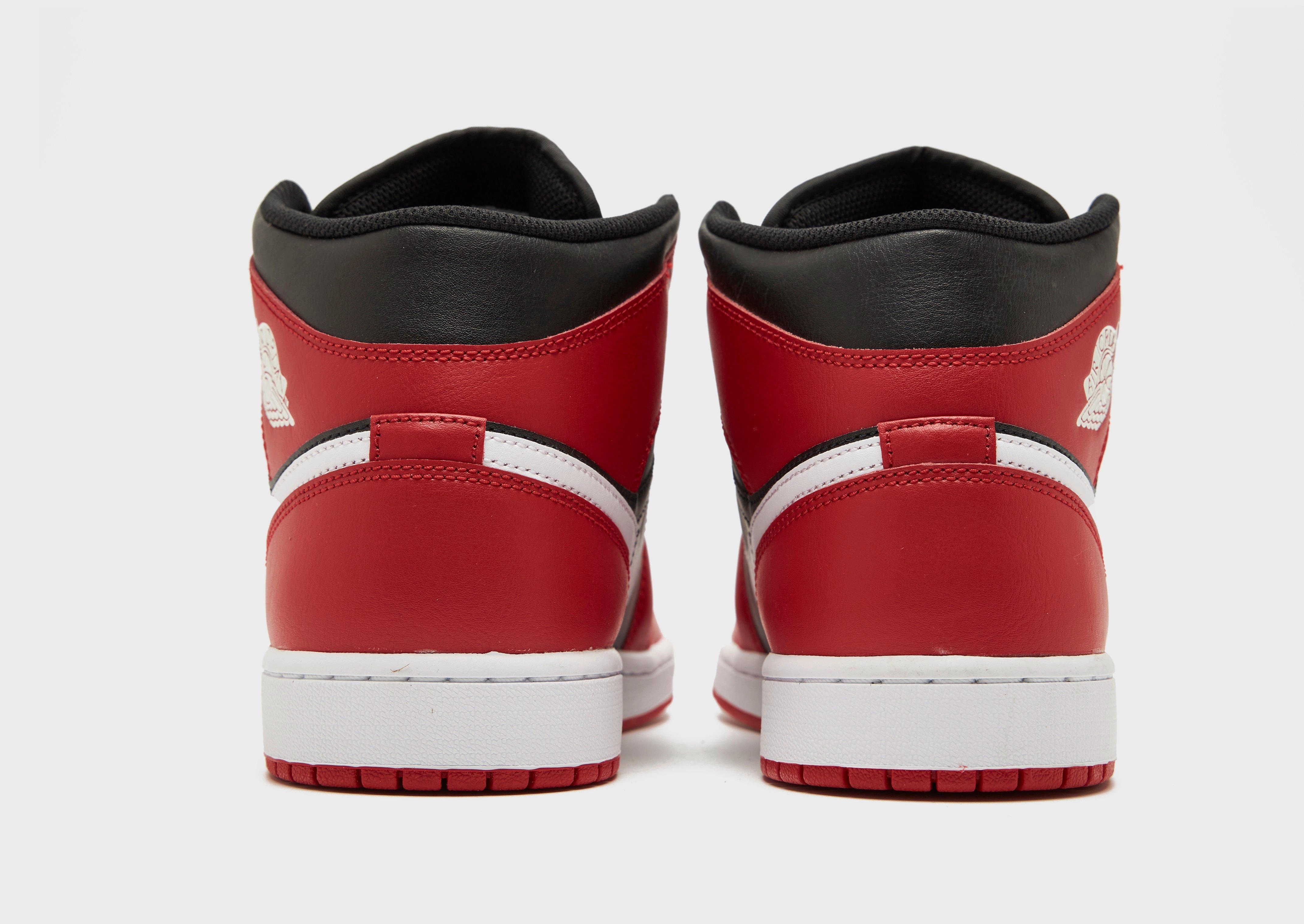 Comfortable Stride Shock-absorbent materials Air 1 Mid