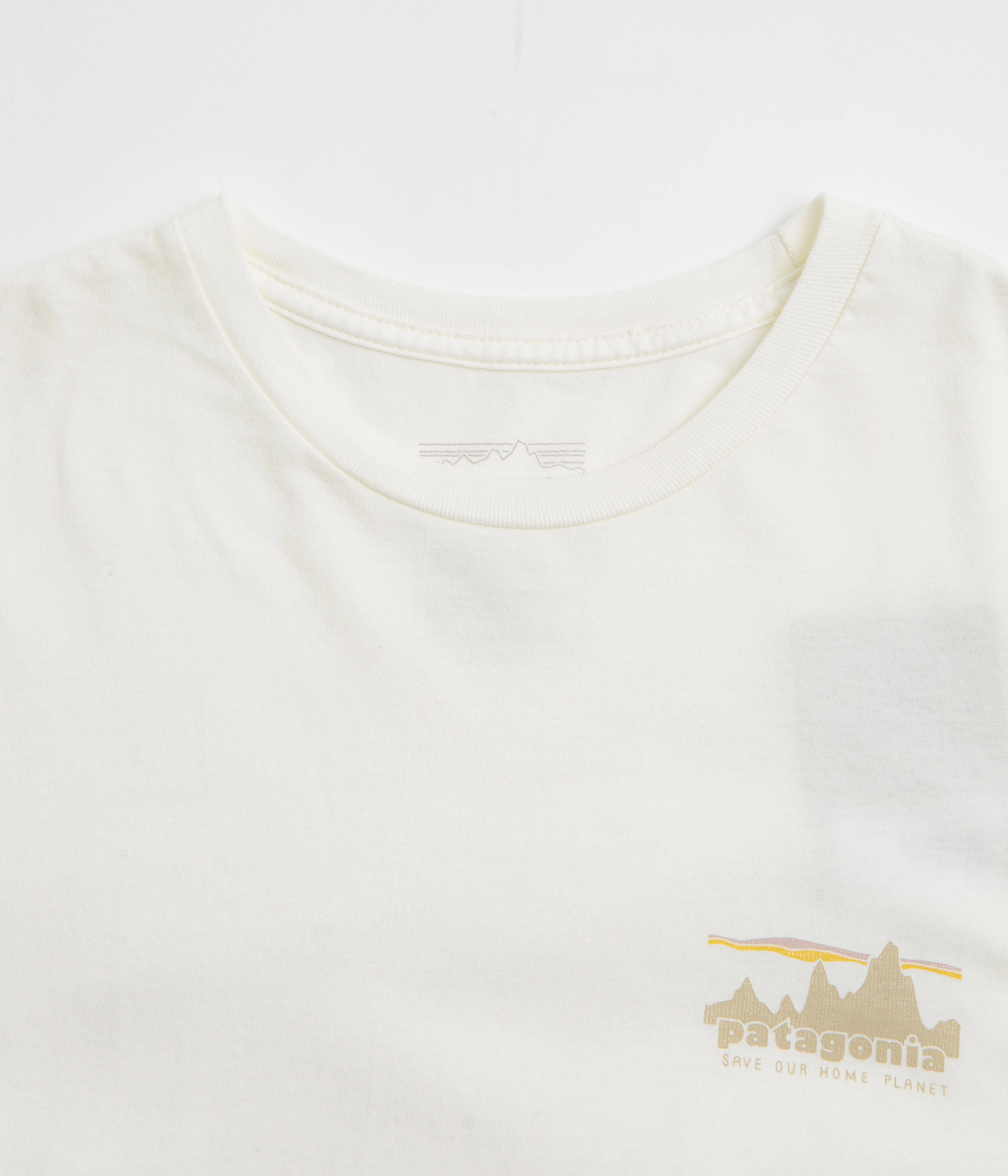 tent venue Patagonia 73 Skyline Organic T-Shirt - Birch White