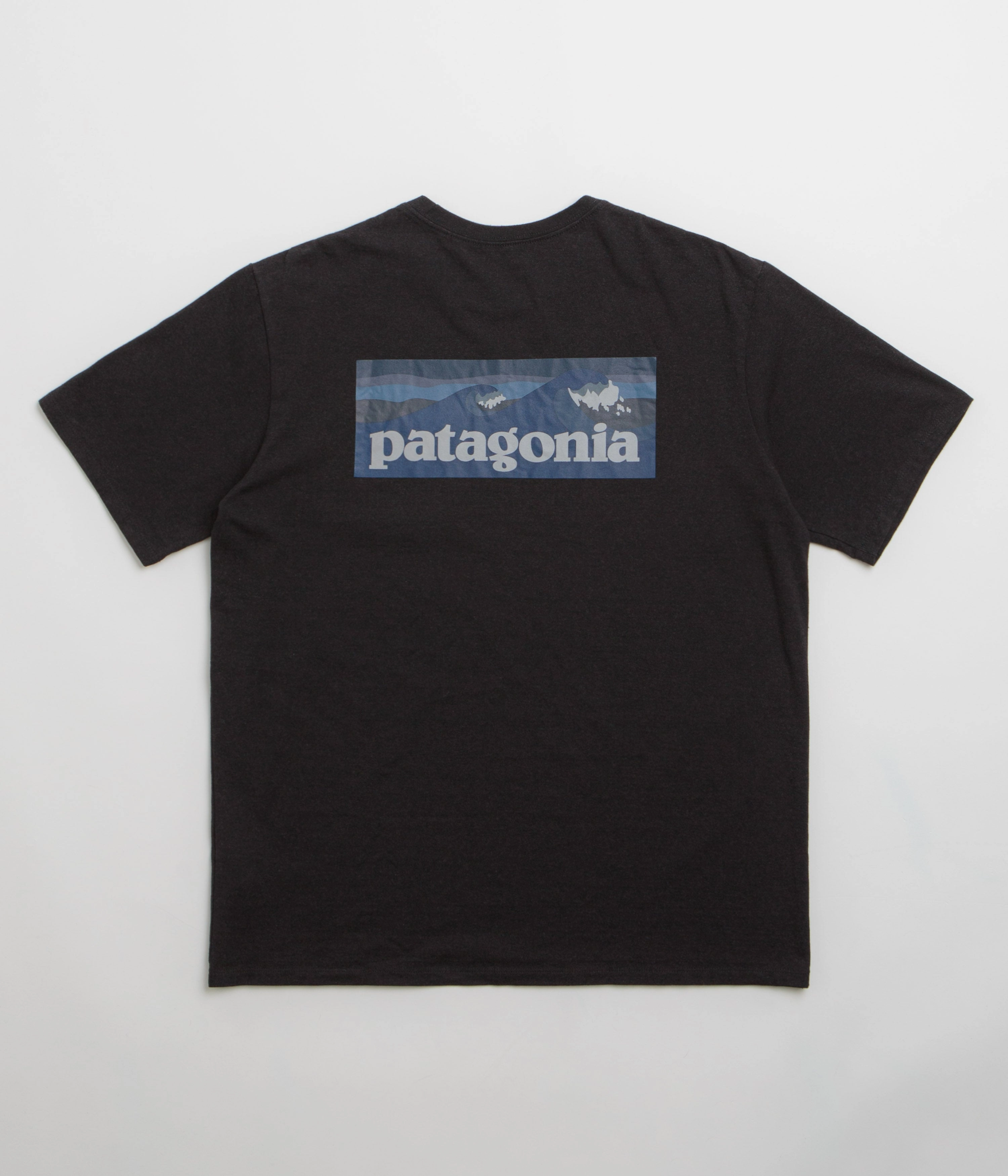 tennis event Patagonia Boardshort Logo Pocket Responsibili-Tee T-Shirt - Ink Black