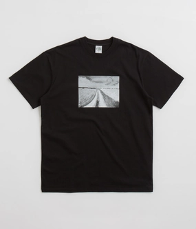 ethnic hem hunting event Polar Open Fields T-Shirt - Black