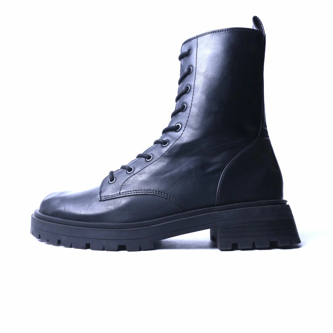 PULL & BEAR . Durable Stitching