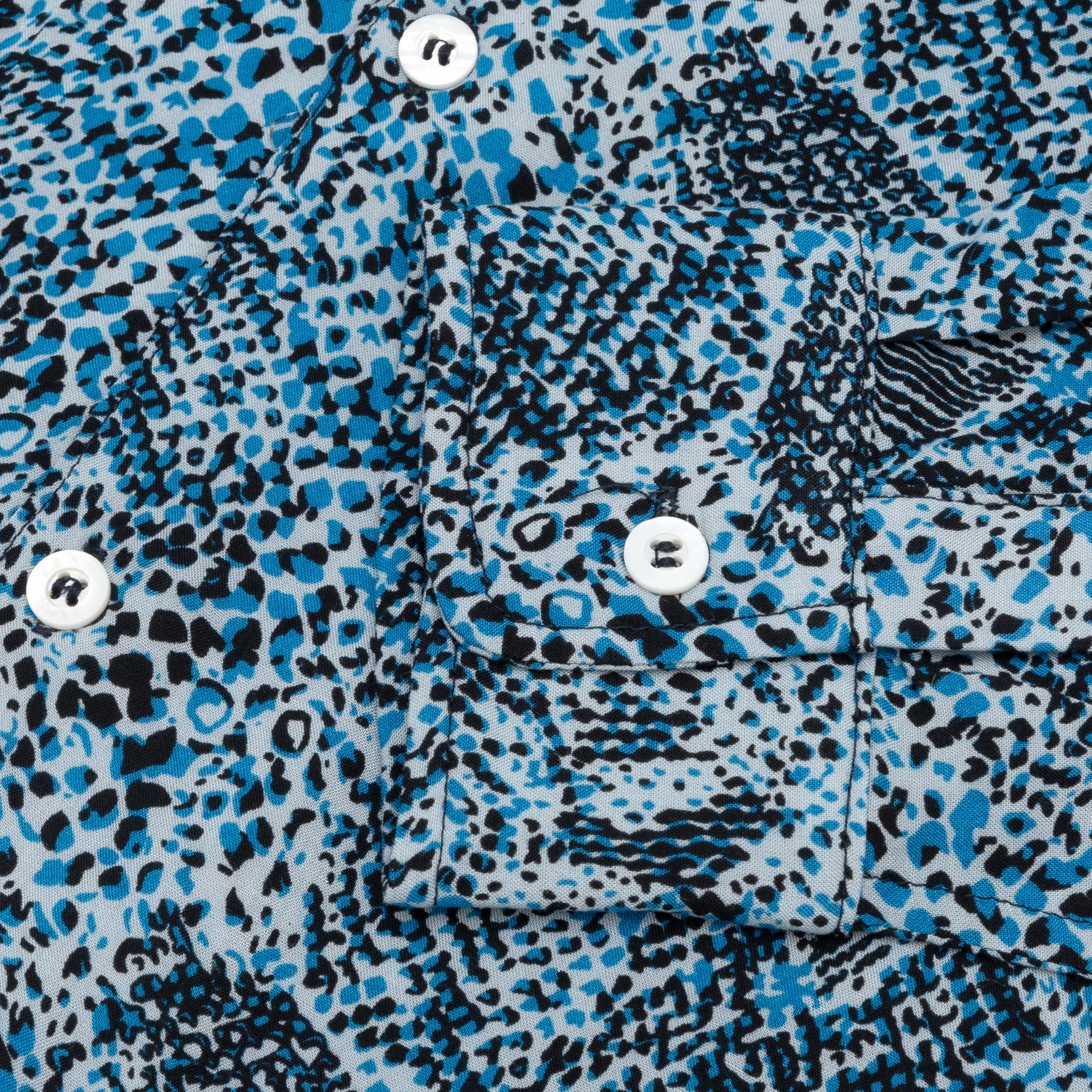 Subtle patterns Athletic Look RAYON CAMP COLLAR L/S SHIRT