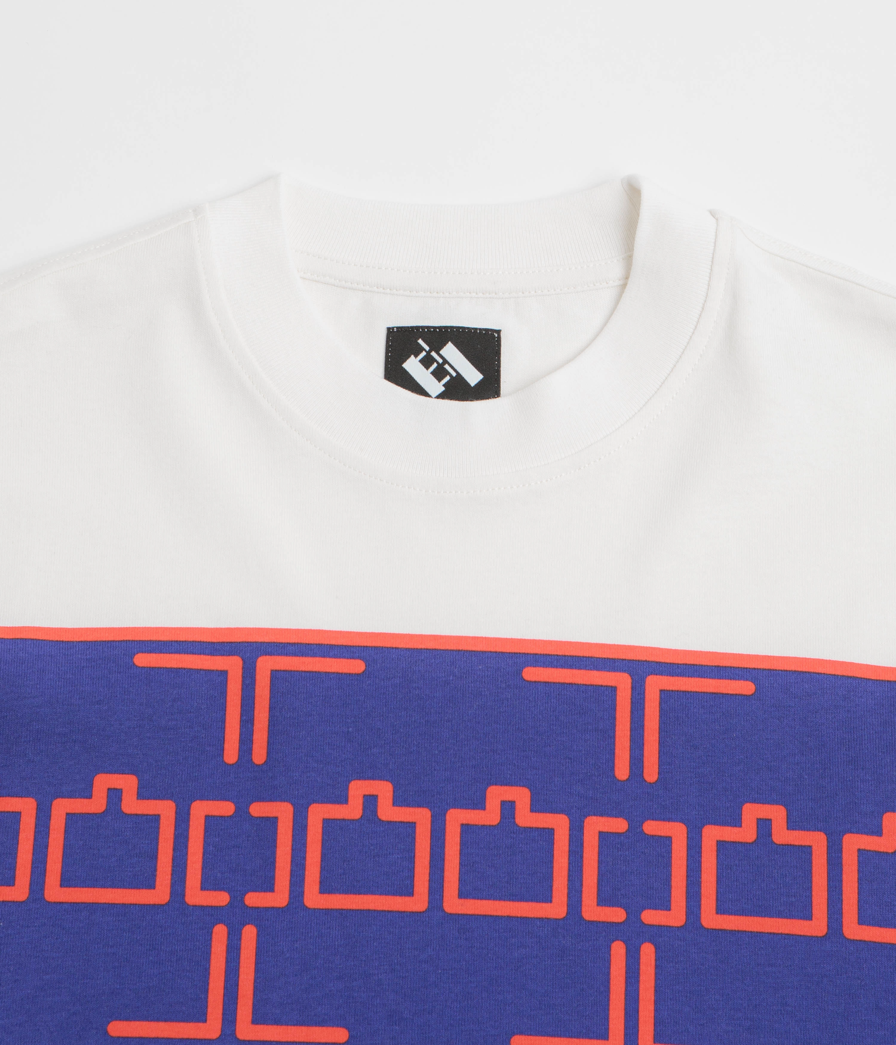 The Trilogy Tapes Dashed Line T-Shirt - White Stylish Waist