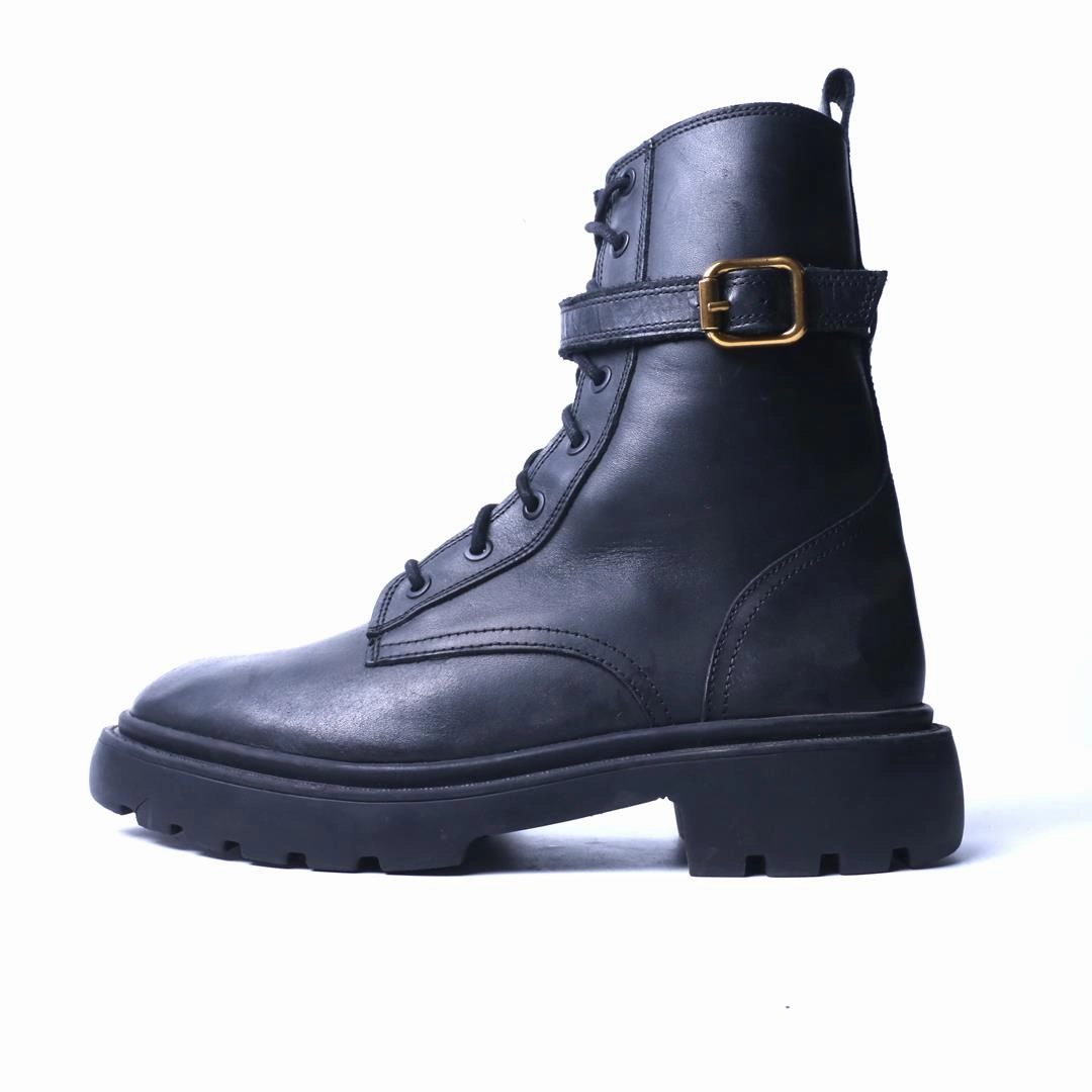 Loafer Style ZARA. .