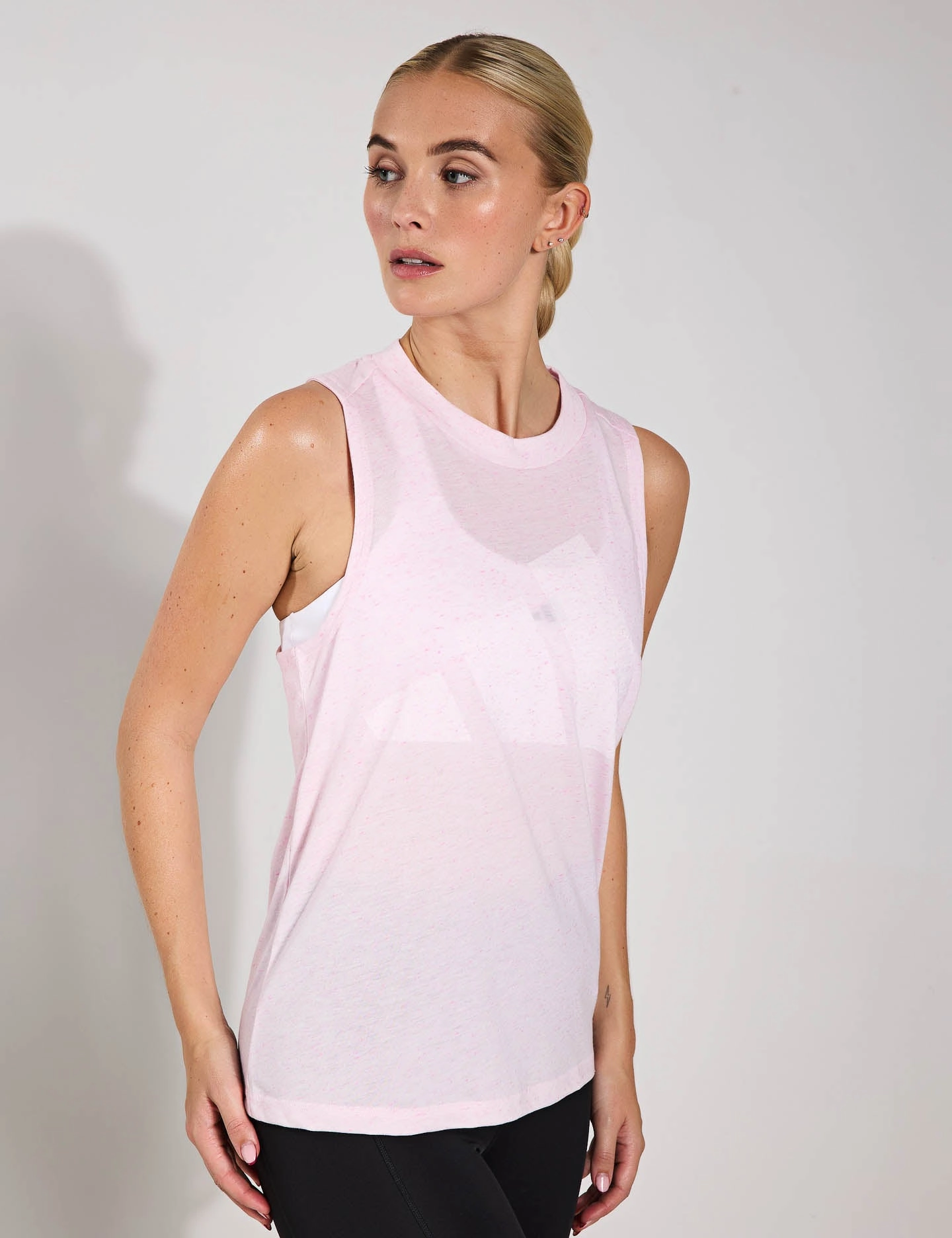 Minimal Lightness Essentials Winners Tank Top - Clear Pink/White