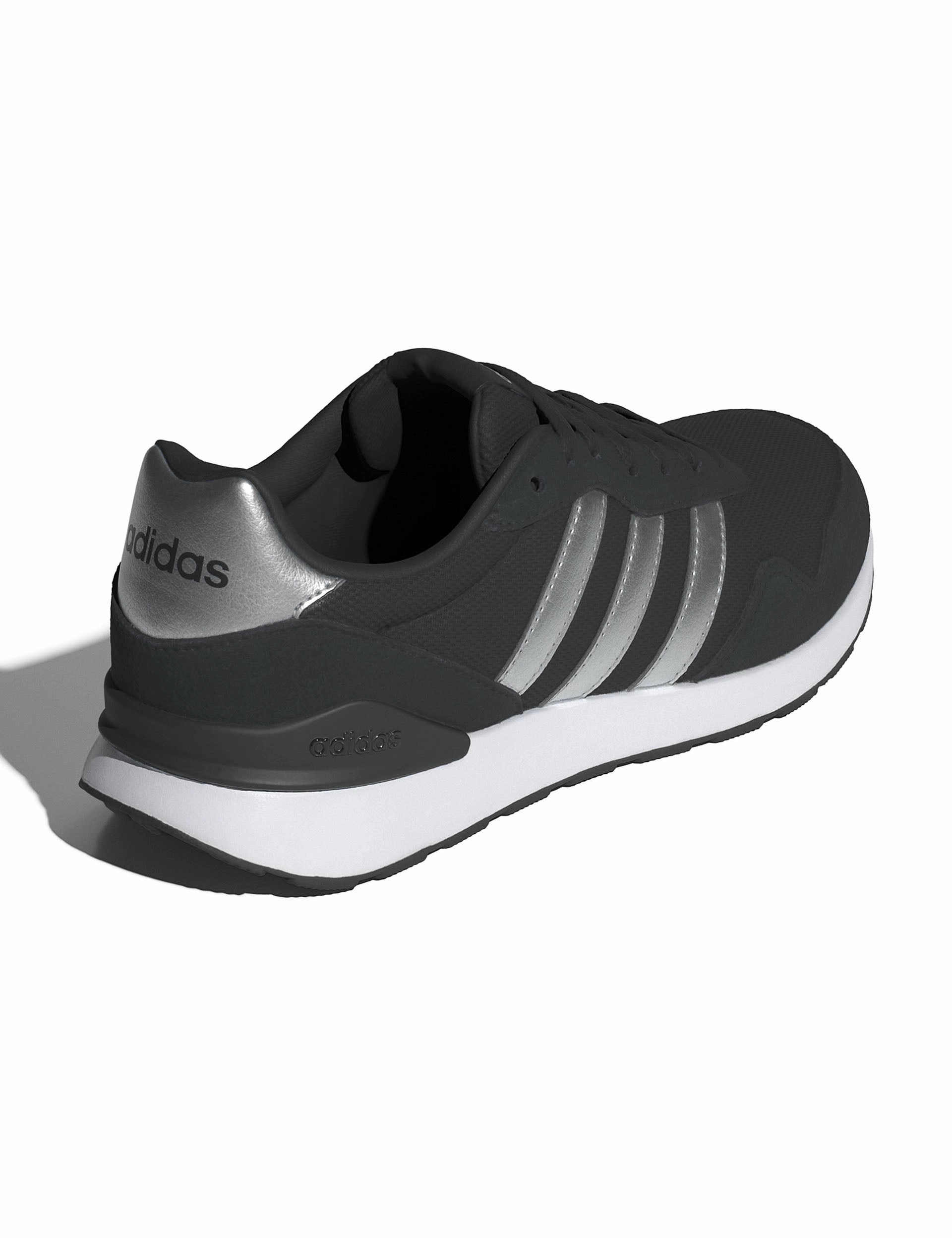 Run 60S 4.0 Shoes - Core Black/Silver Metallic/Cloud White Pet Hike