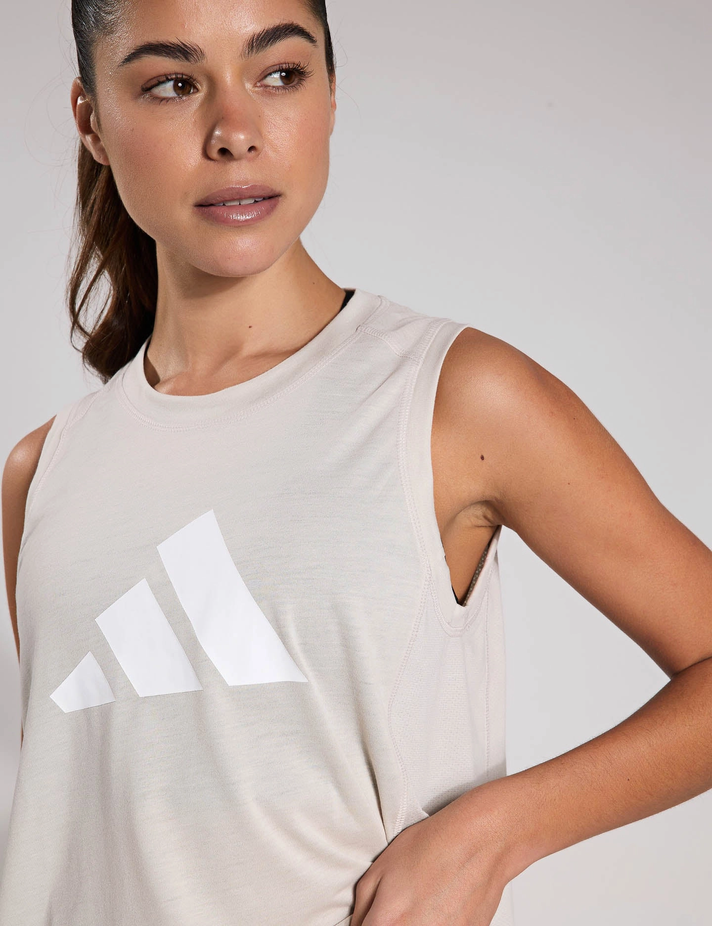 Anti Pilling Surface Train Essentials Big Performance Logo Training Tank Top - Wonder Alumina/White