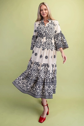 Crisp Detail Cream w/ Black Textured Print Tiered Maxi Dress