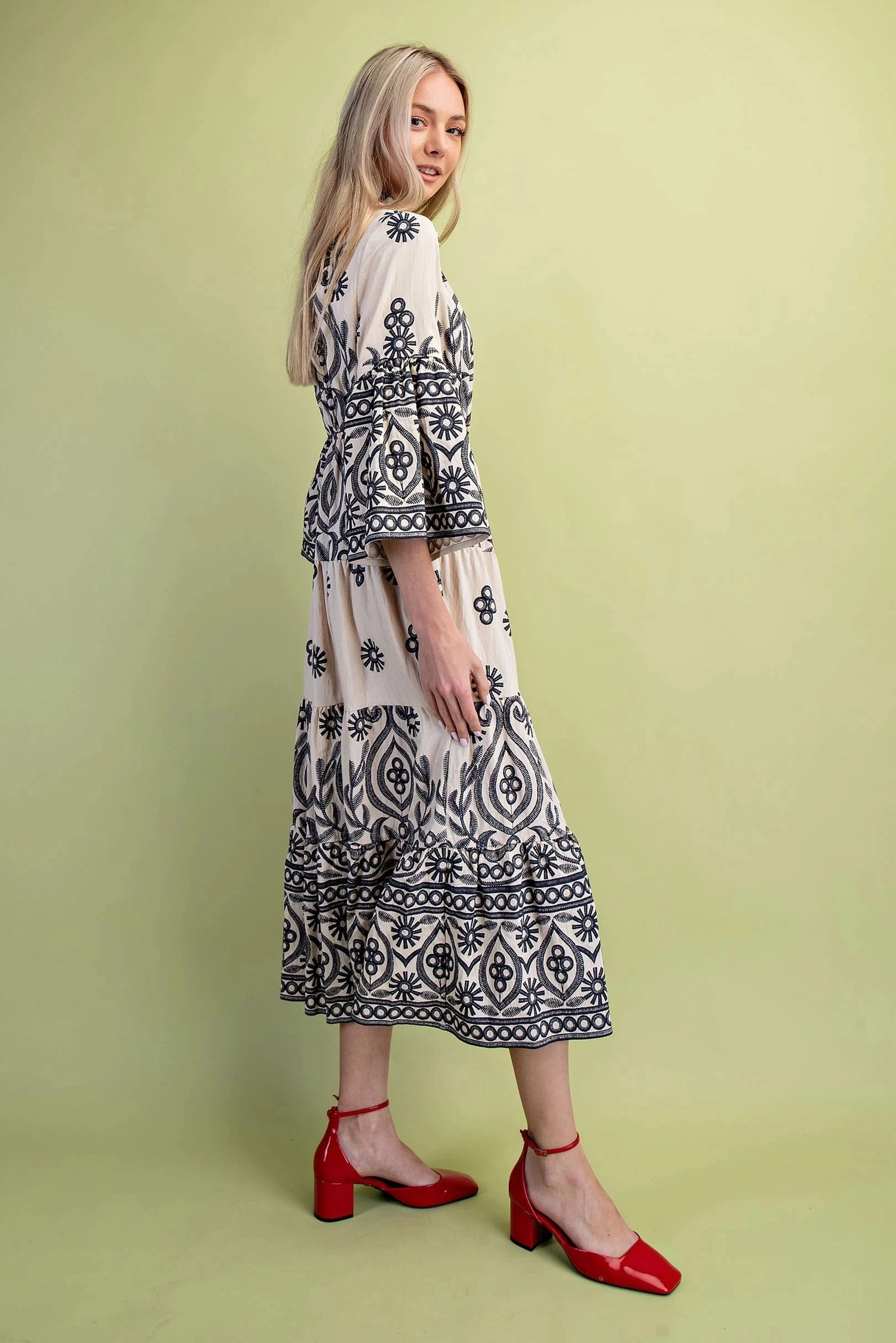 Semi Formal Sleek Drape Cream w/ Black Textured Print Tiered Maxi Dress