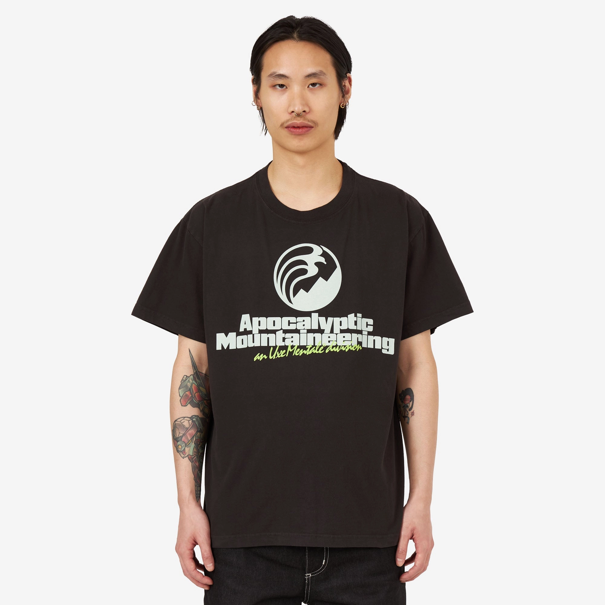 shirring arcade venue UXE Mentale Apocalyptic Mountaineering T-shirt / Black
