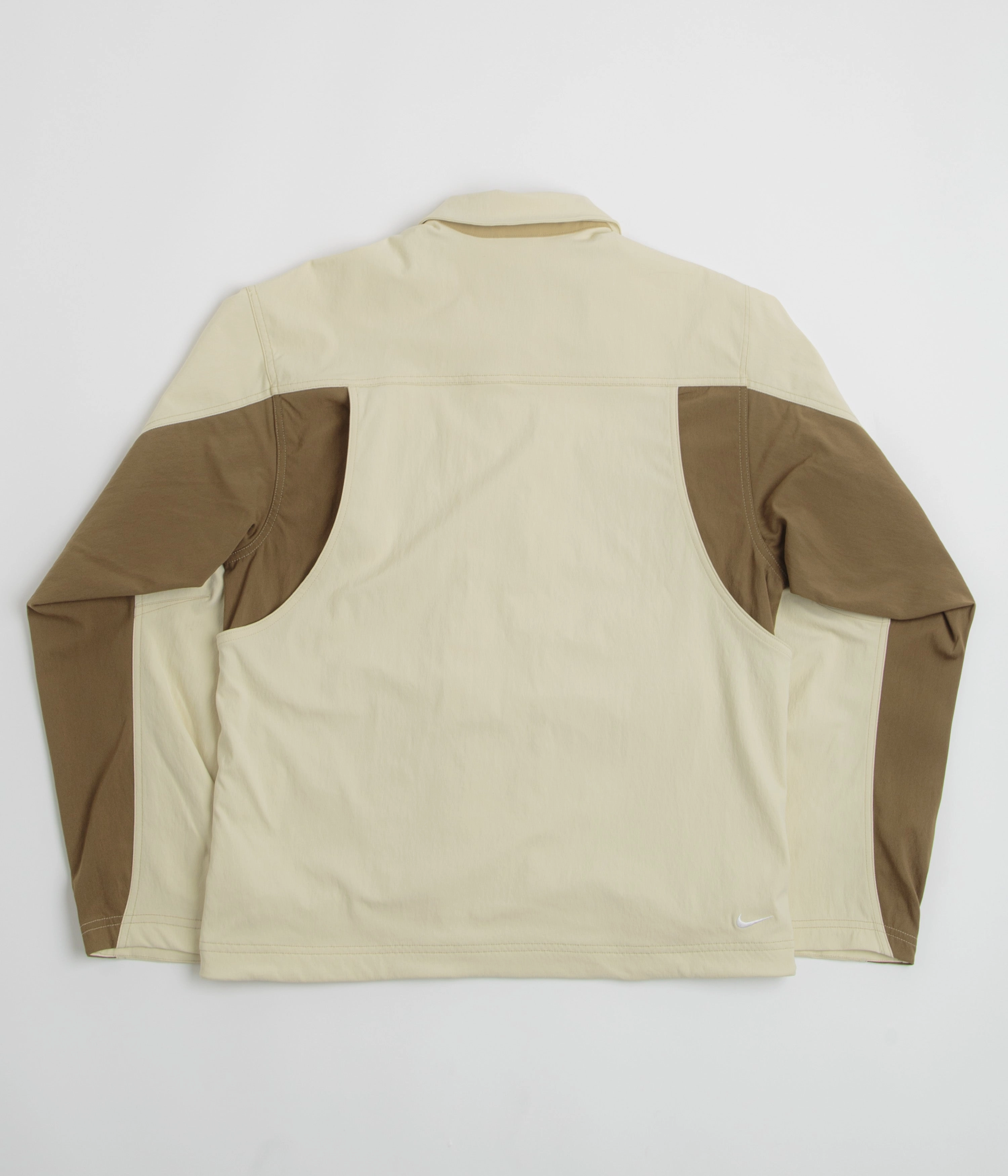 Button-up suitable for exercise Nike ACG Smith Summit Jacket - Light Khaki / Parachute Beige / Summit White