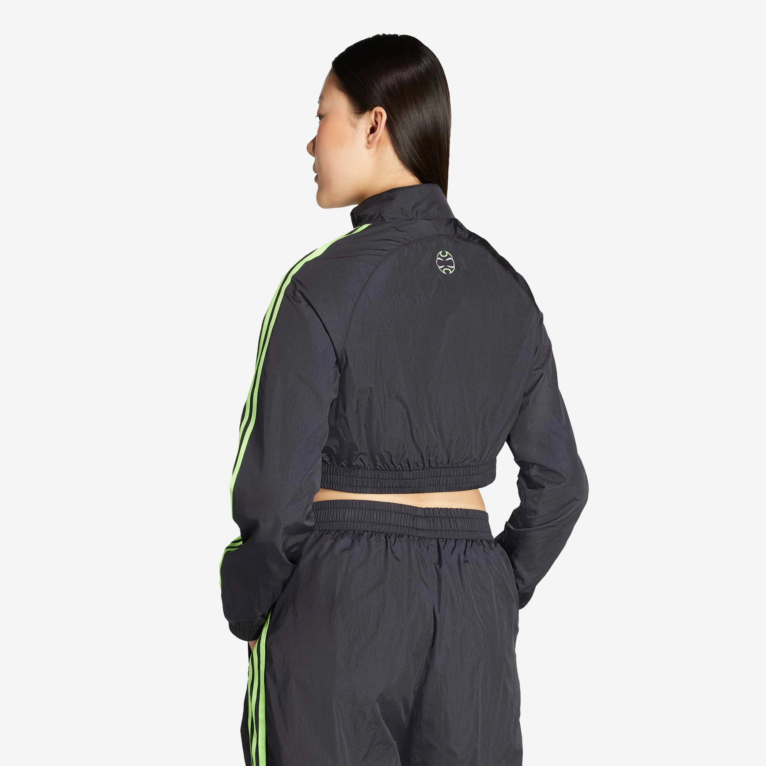 Wmns Teamgeist Adicolor Cropped Track Top Hint Flex Mobility System