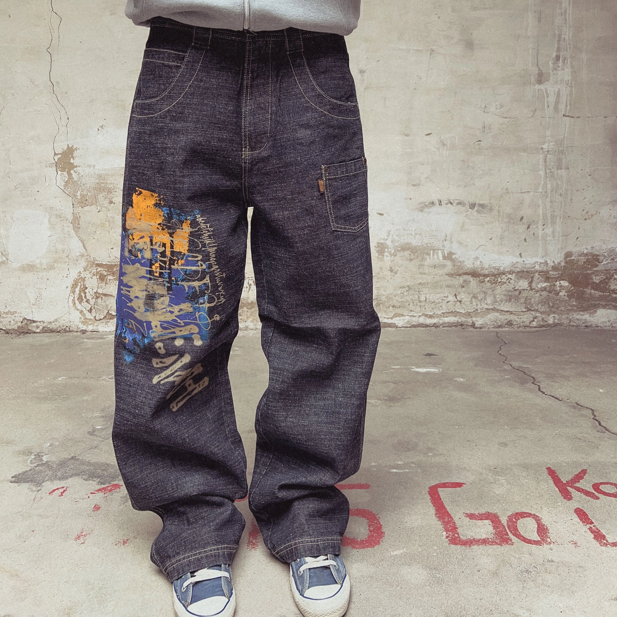 Secure Closures Body-Hugging Fit Y2K Clench Baggy Pants